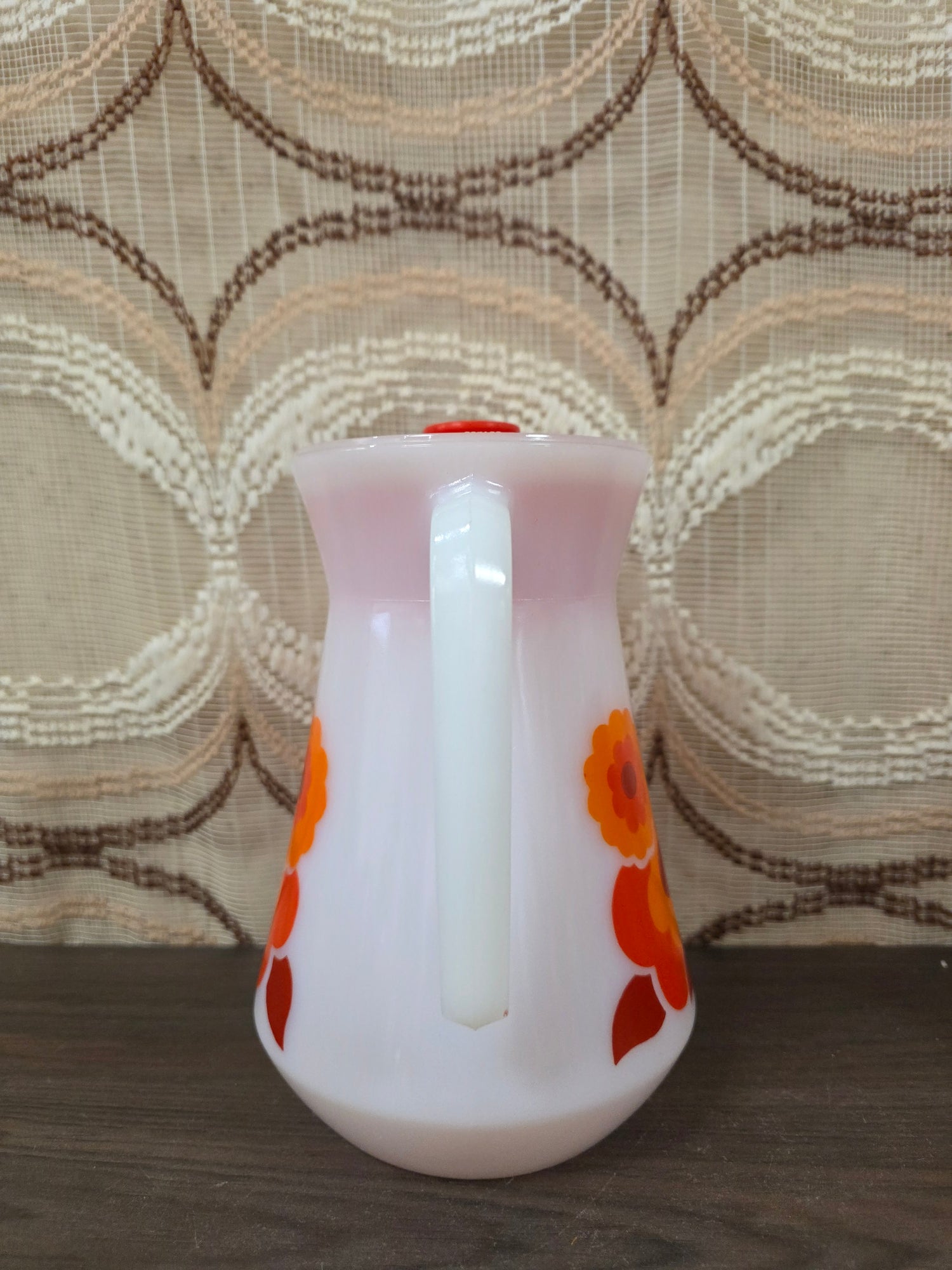 Vintage Arcopal Lotus kan rood oranje bloemenmotief