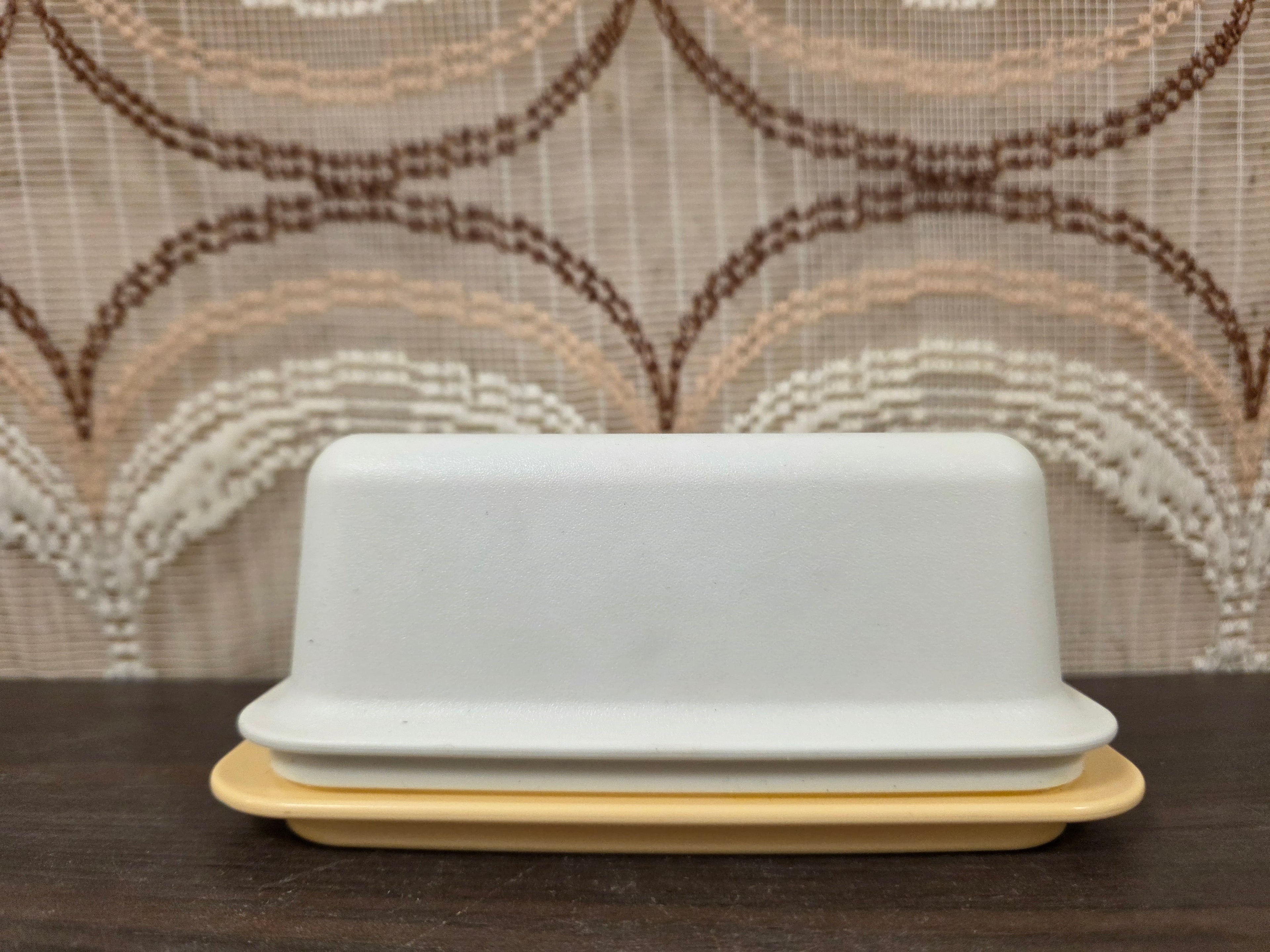 Tupperware Kornuit botervloot vintage zachtgeel