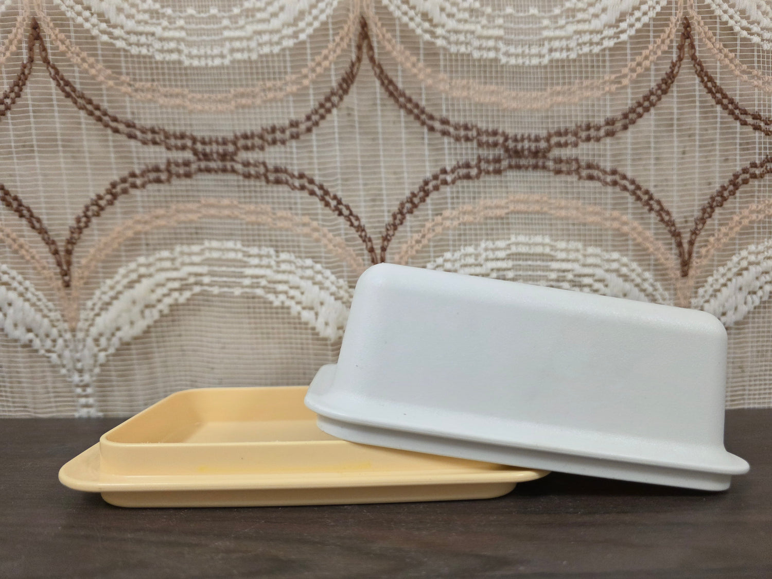 Tupperware Kornuit botervloot vintage zachtgeel