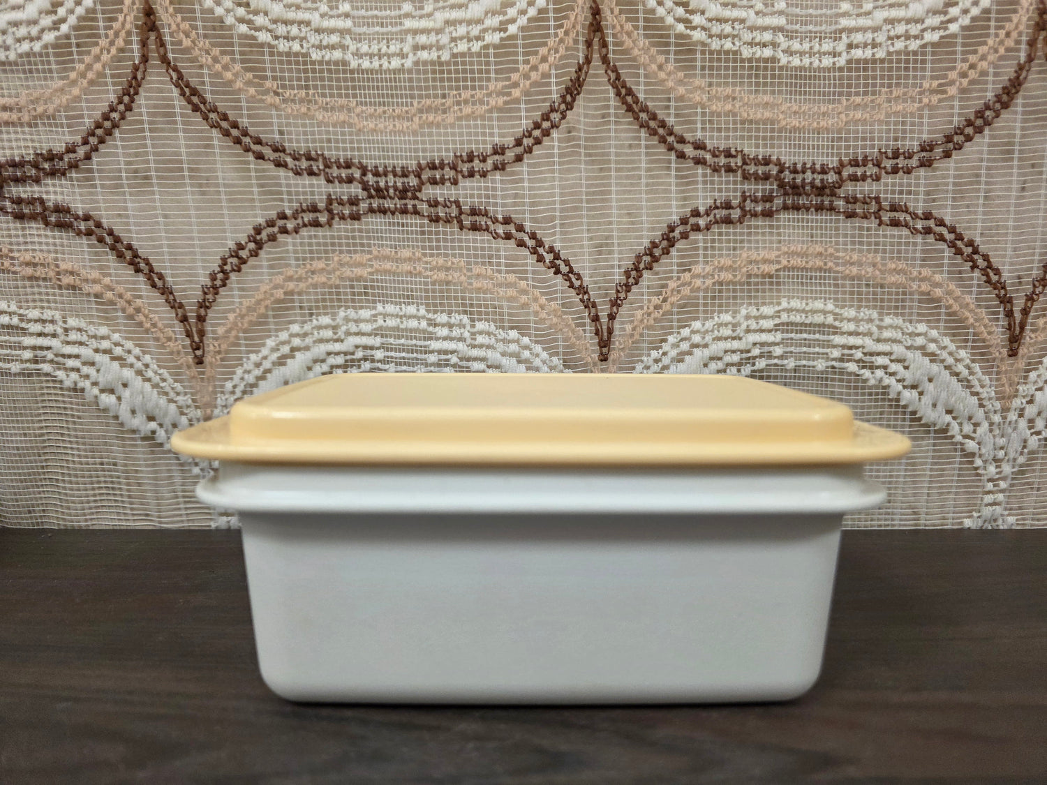Tupperware Kornuit botervloot vintage zachtgeel