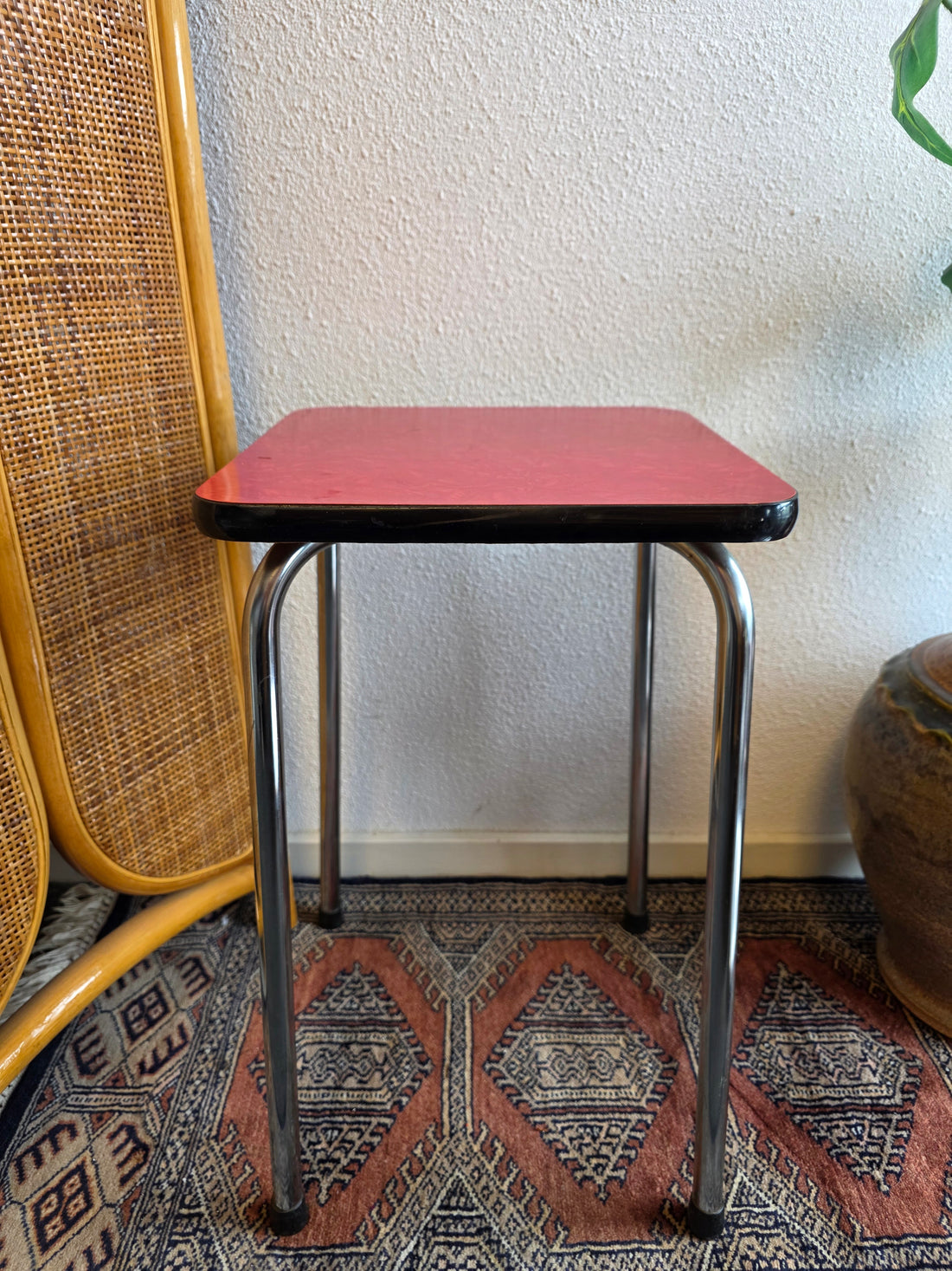 Vintage kruk rood formica zitting