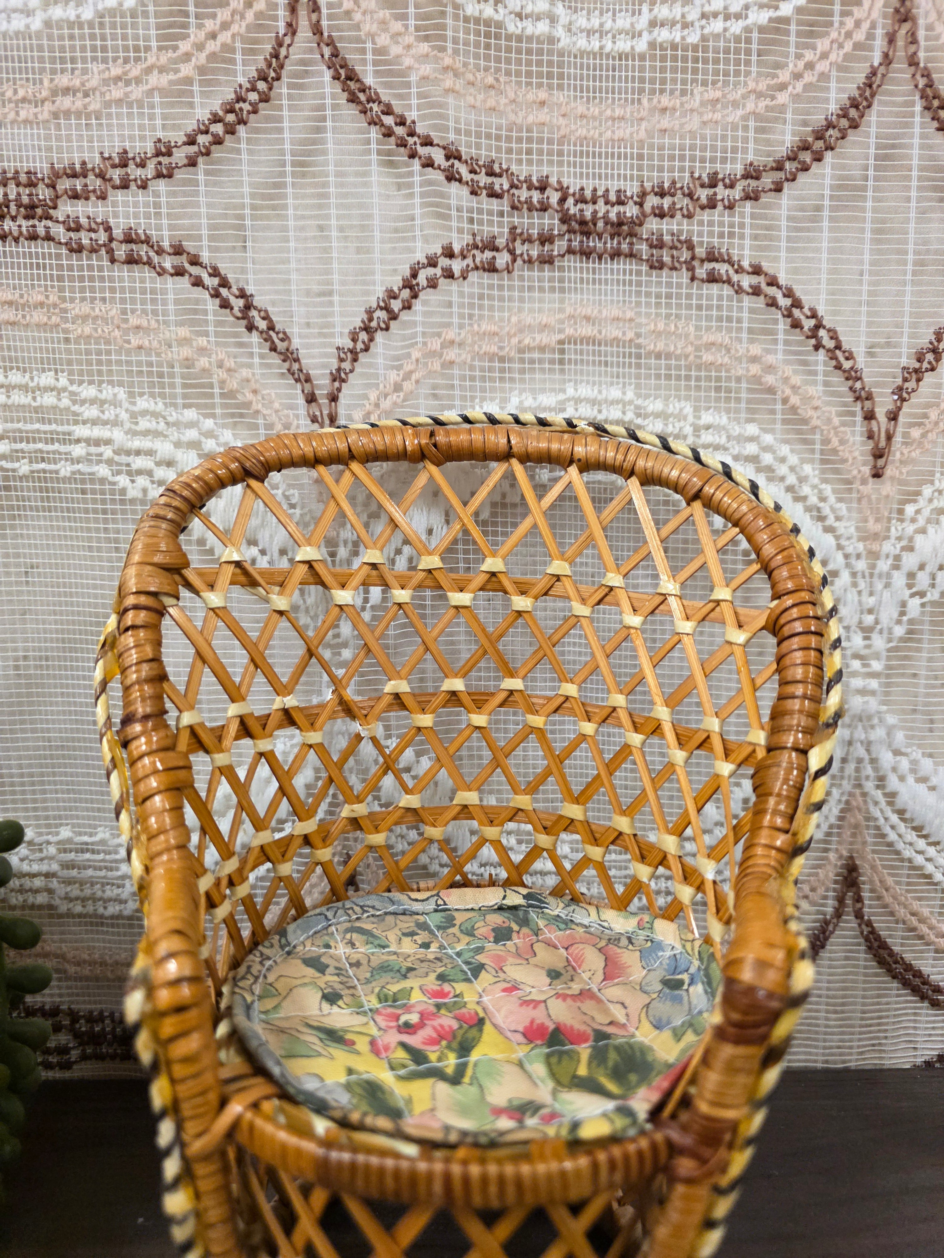 Vintage rotan poppenstoeltje 21 cm