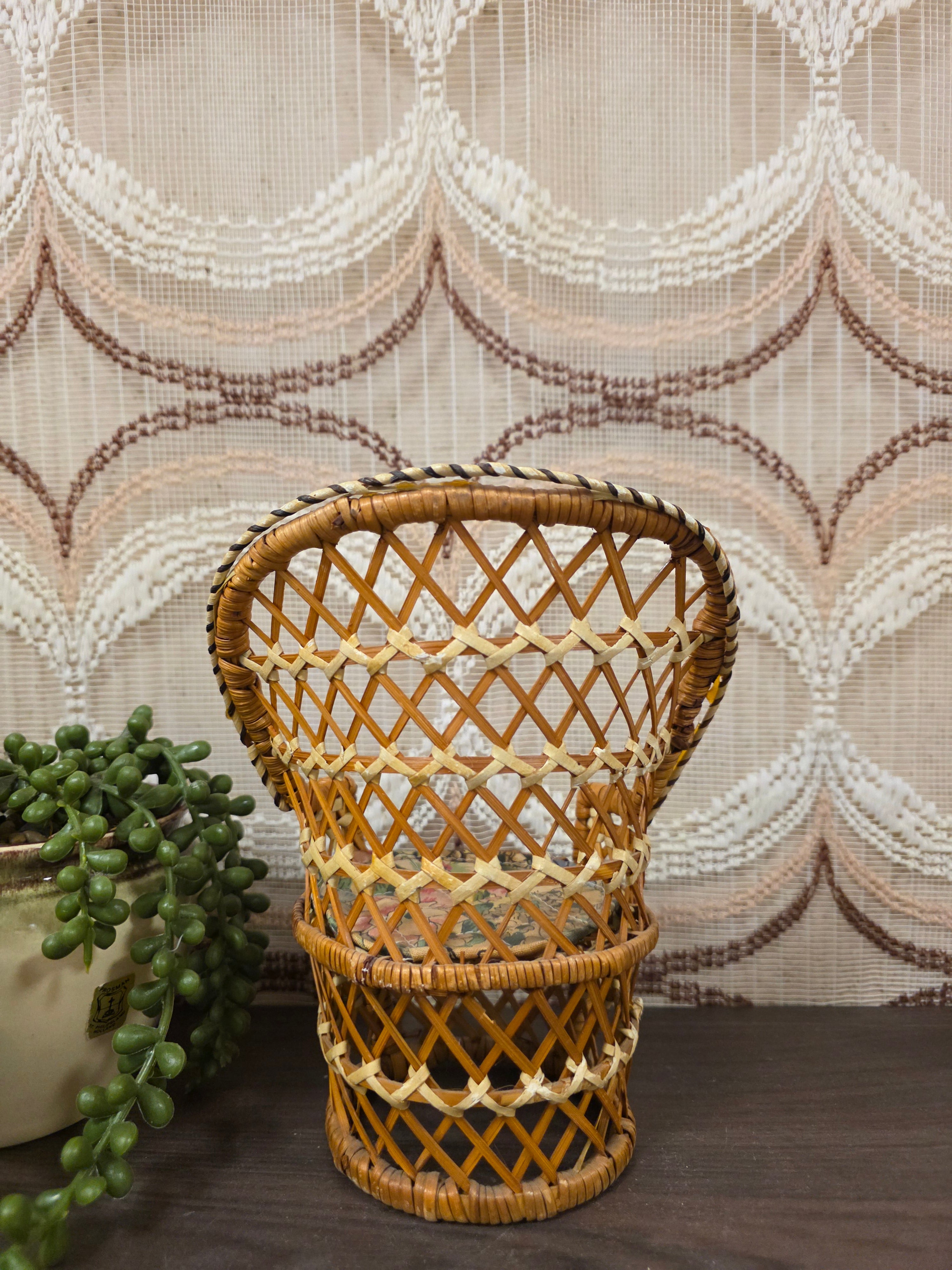 Vintage rotan poppenstoeltje 21 cm