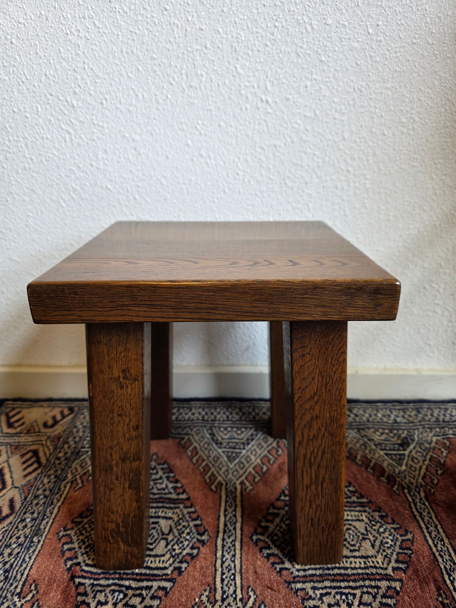 Vintage brutalist bijzettafel eikenhout