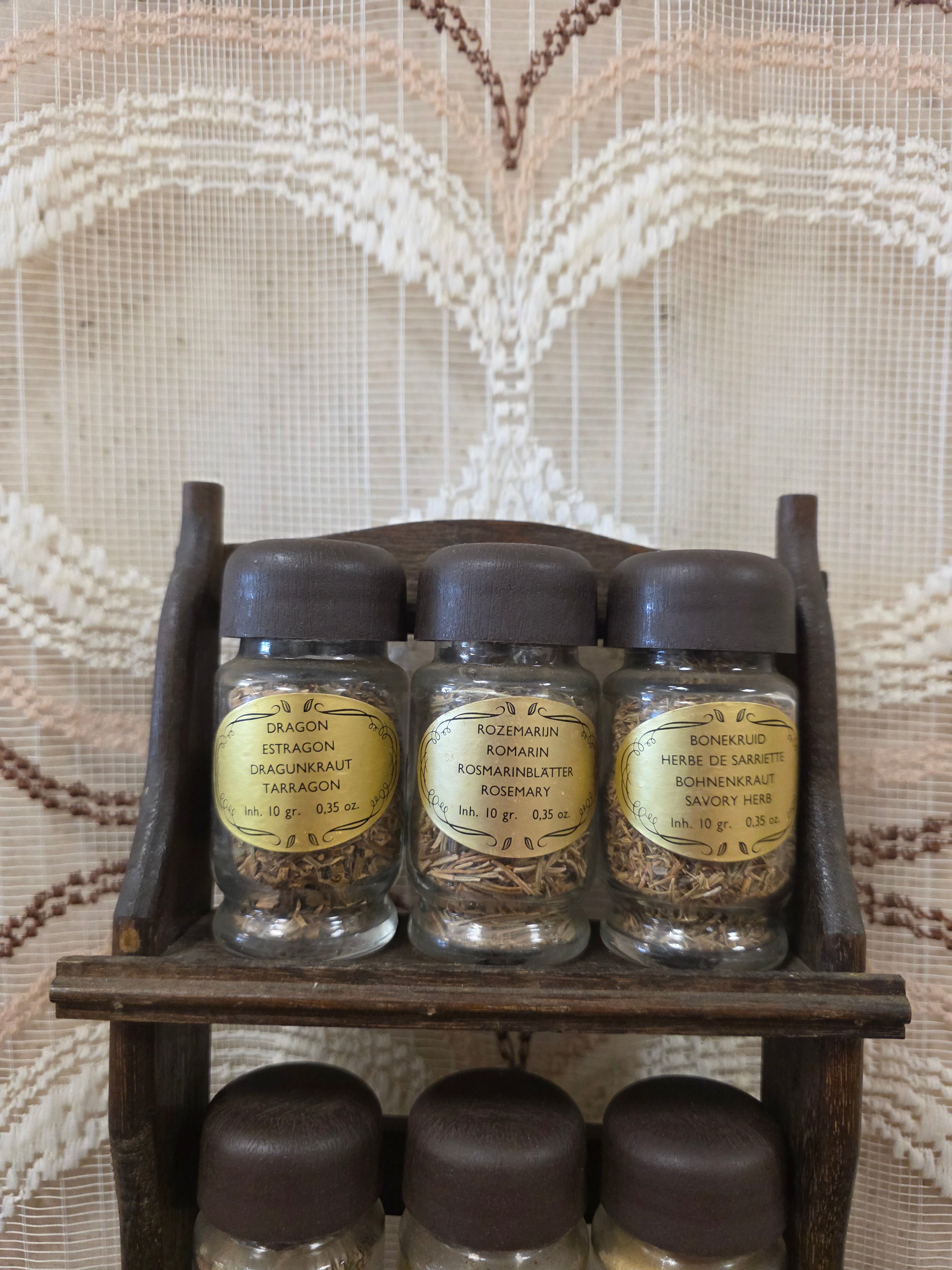 Vintage kruidenrek met 9 kruidenpotjes hout