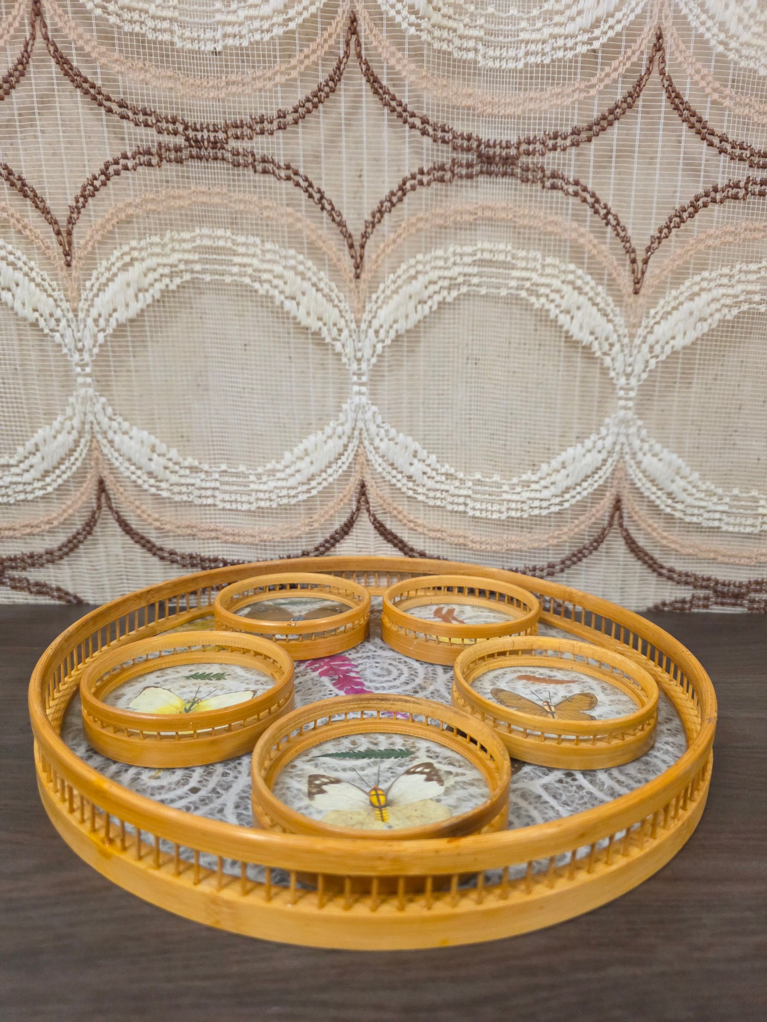 Vintage dienblad met onderzetters vlinders