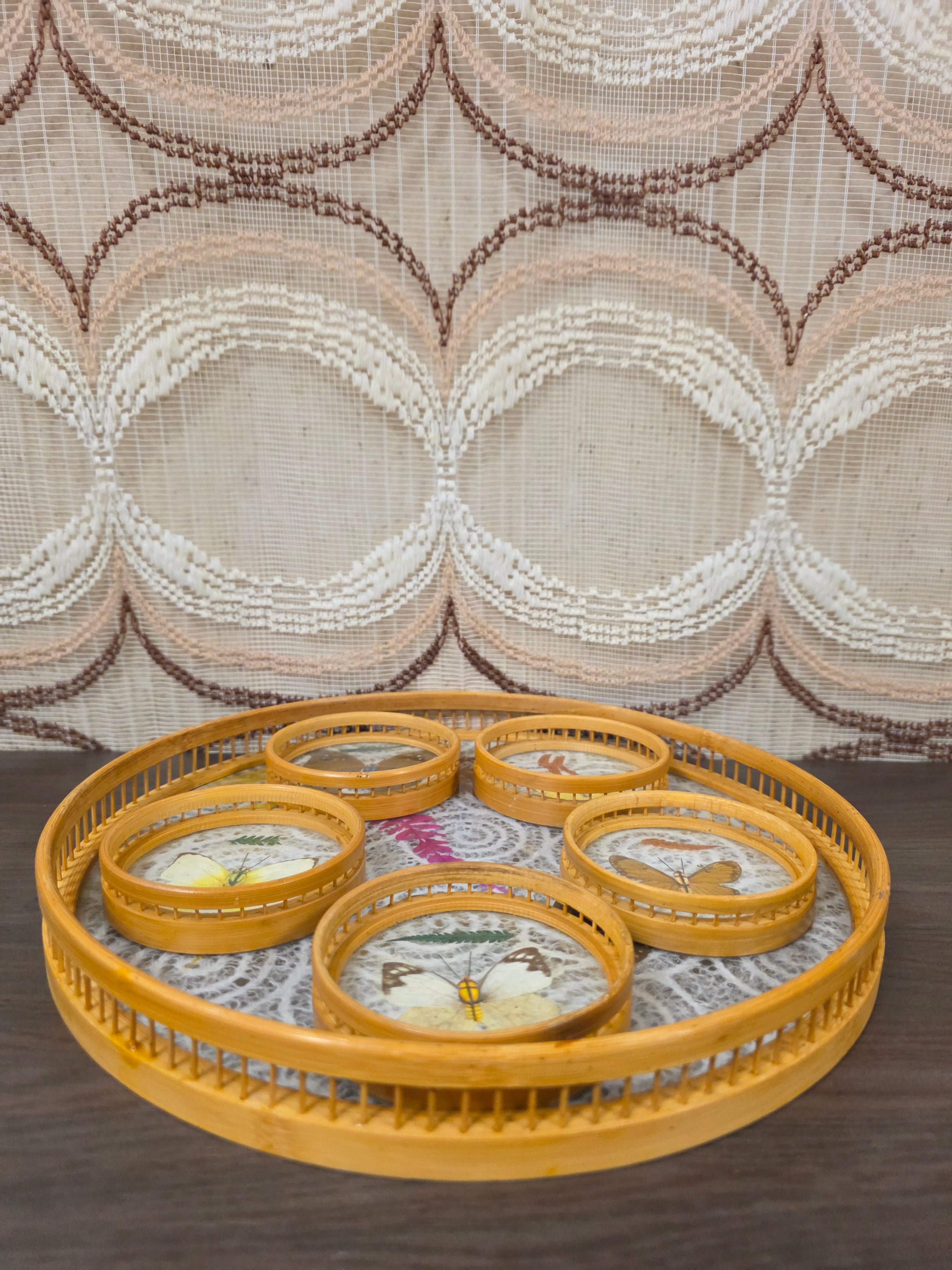 Vintage dienblad met onderzetters vlinders