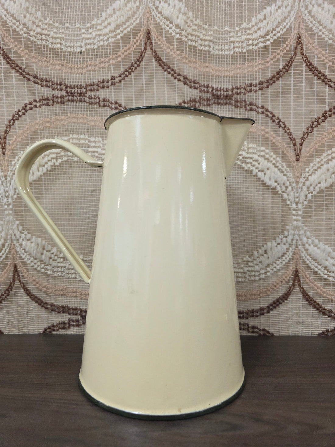 Vintage emaille schenkkan met varken