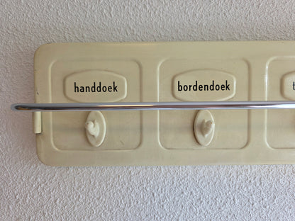Vintage wit metalen handdoekenrek jaren ’60 – met haakjes en stang