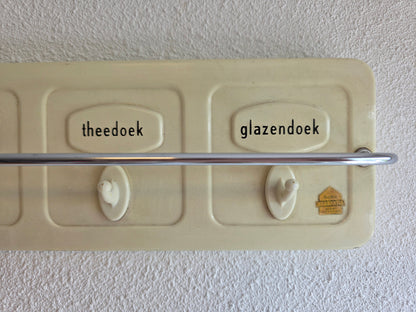 Vintage wit metalen handdoekenrek jaren ’60 – met haakjes en stang