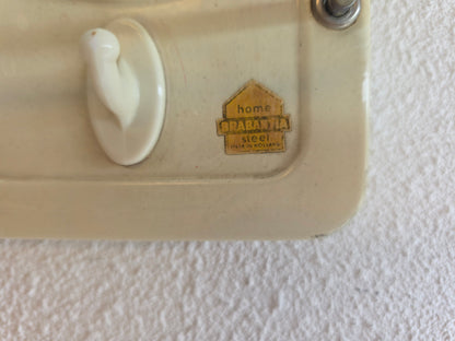 Vintage wit metalen handdoekenrek jaren ’60 – met haakjes en stang