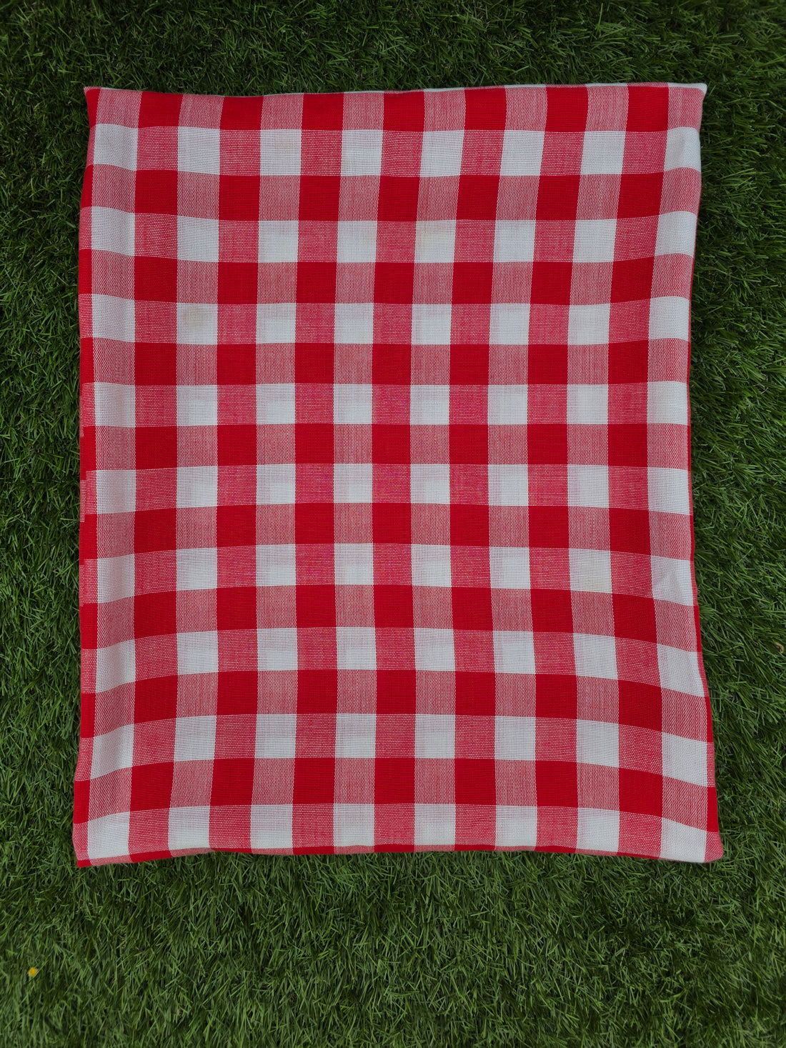 Vintage tafelkleed rood-wit geruit 152 x 190 cm