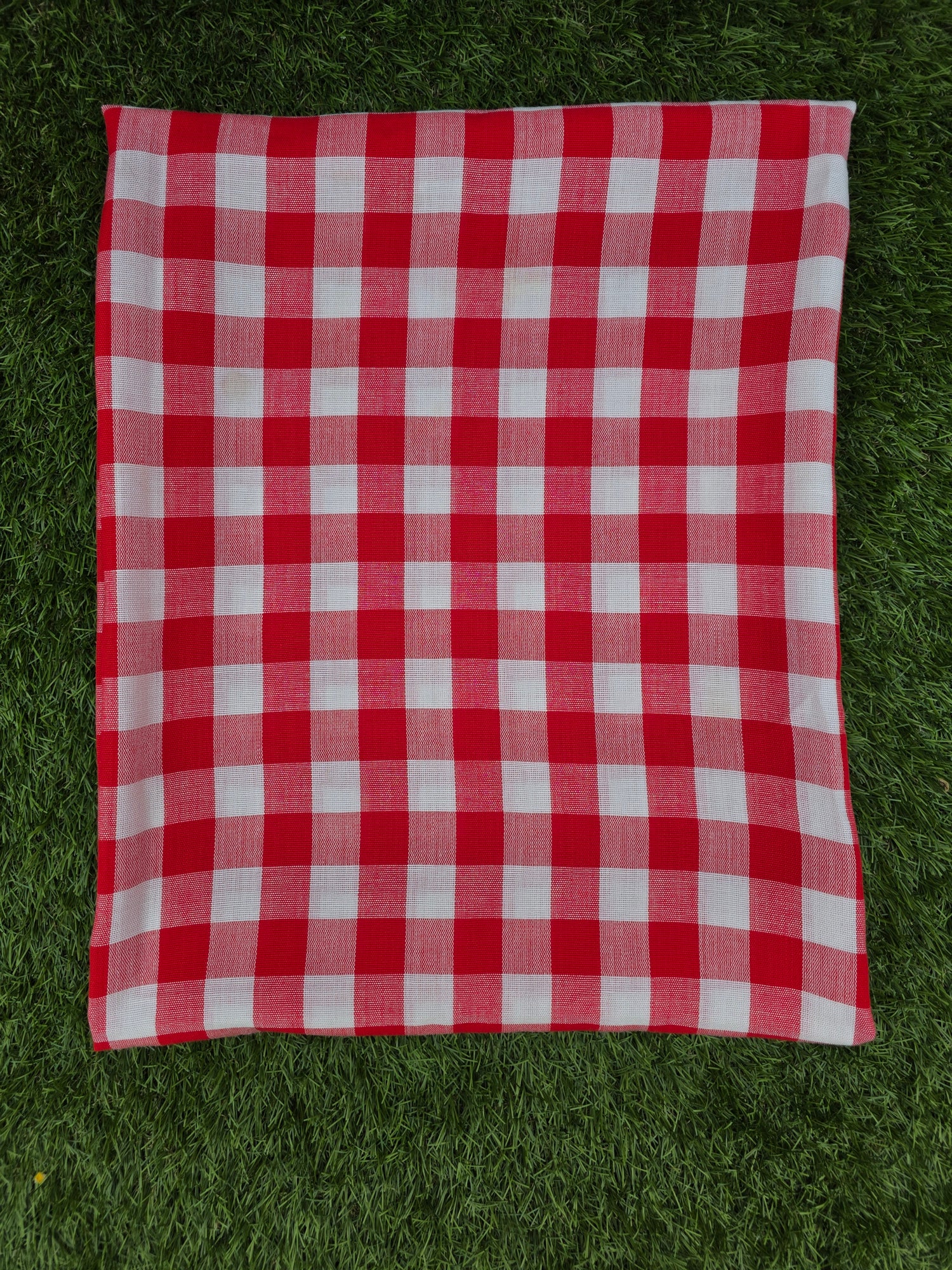 Vintage tafelkleed rood-wit geruit 152 x 190 cm