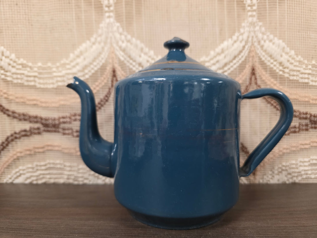 Vintage blauwe emaille koffiepot