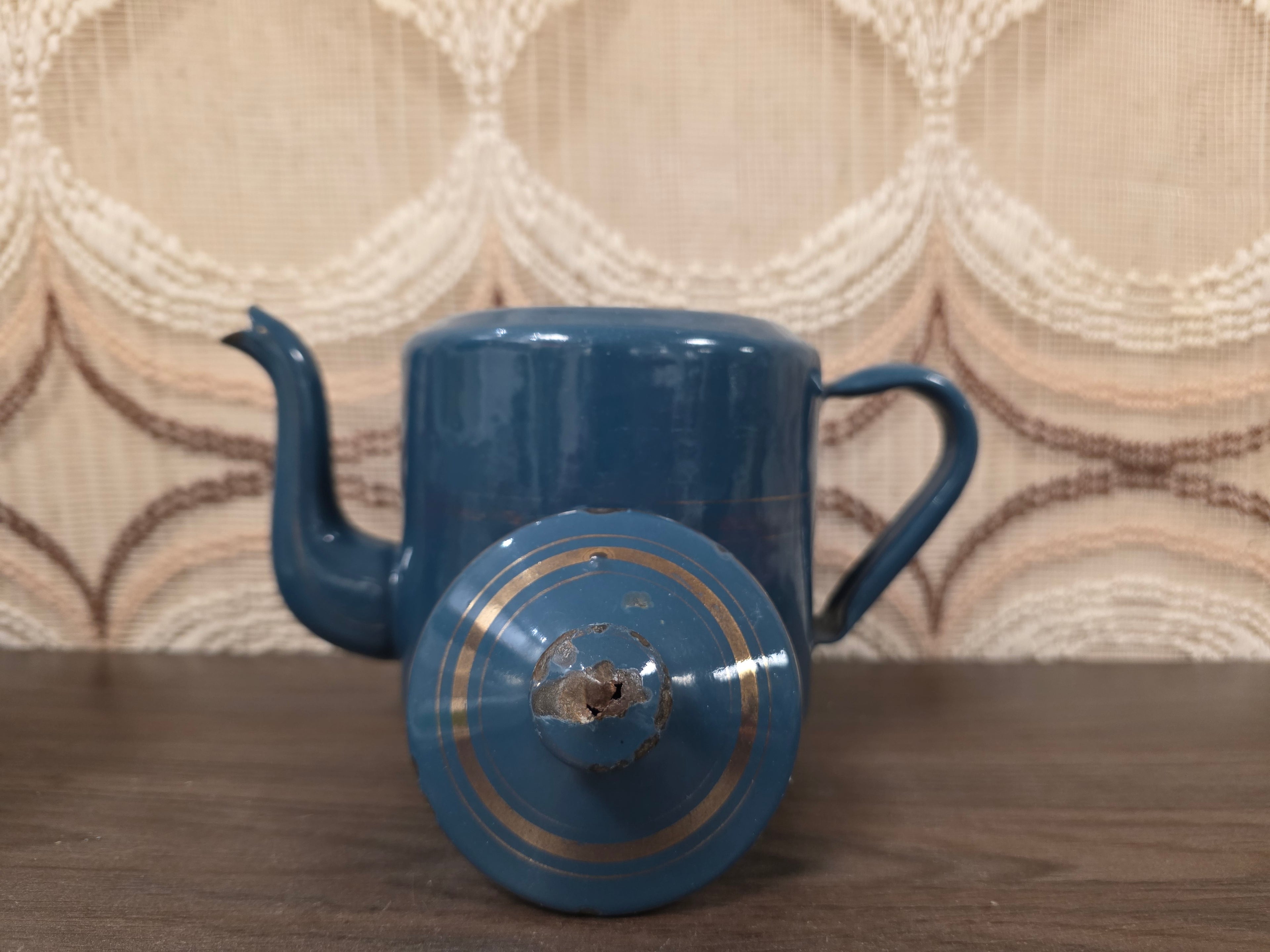 Vintage blauwe emaille koffiepot