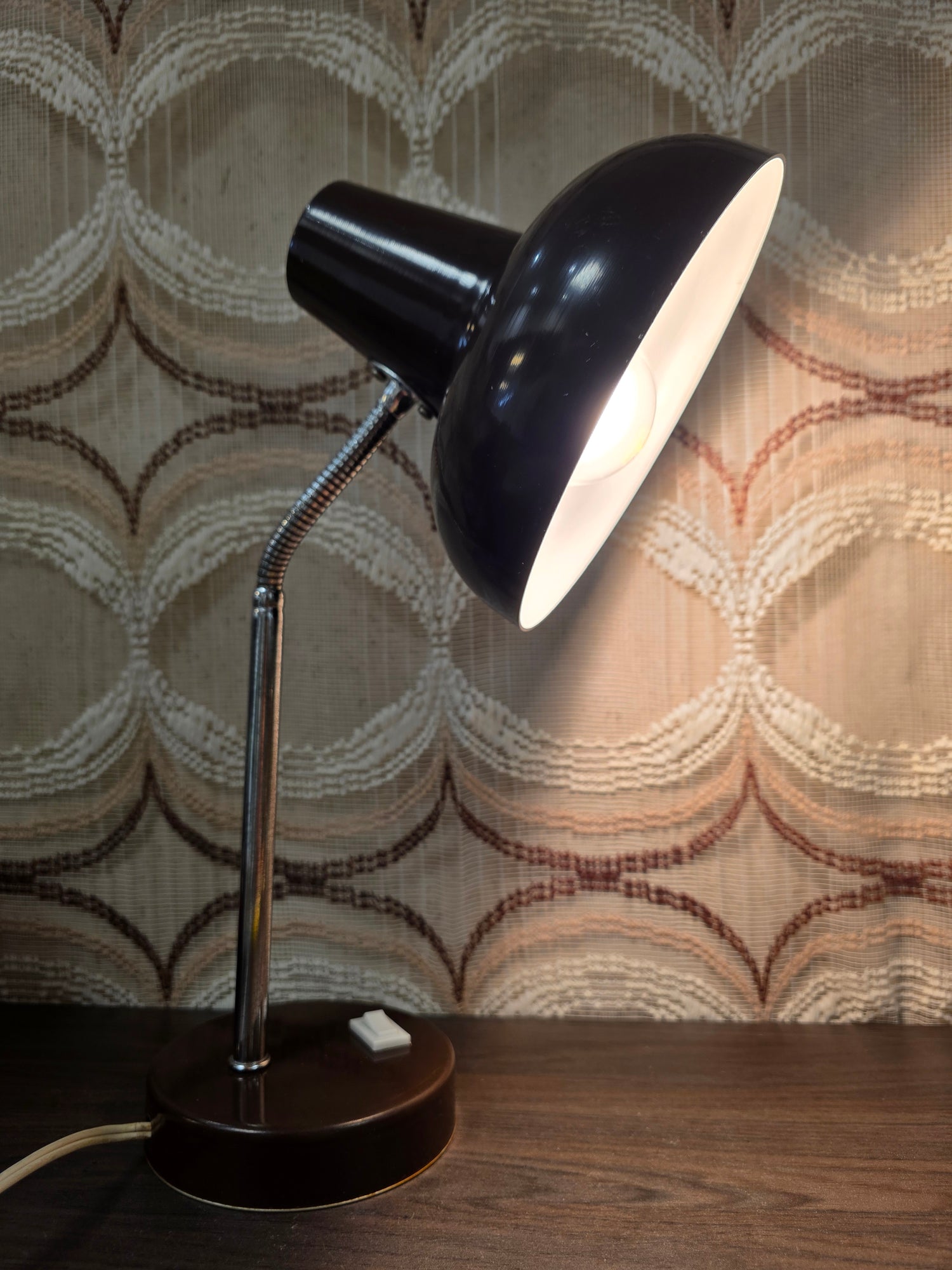 Vintage donkerbruine bureaulamp met verstelbare arm