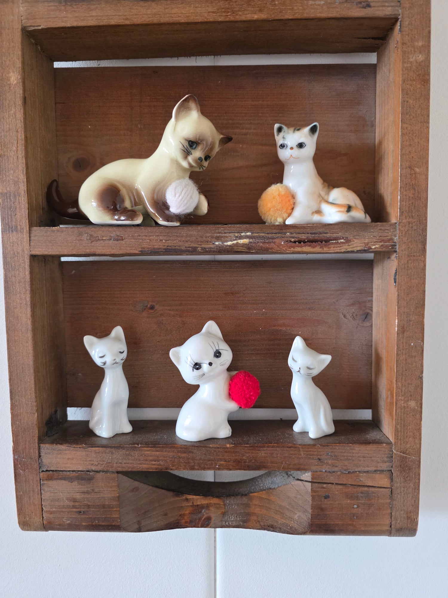 Vintage bakstenen mal wandkast 67,5 x 22 cm