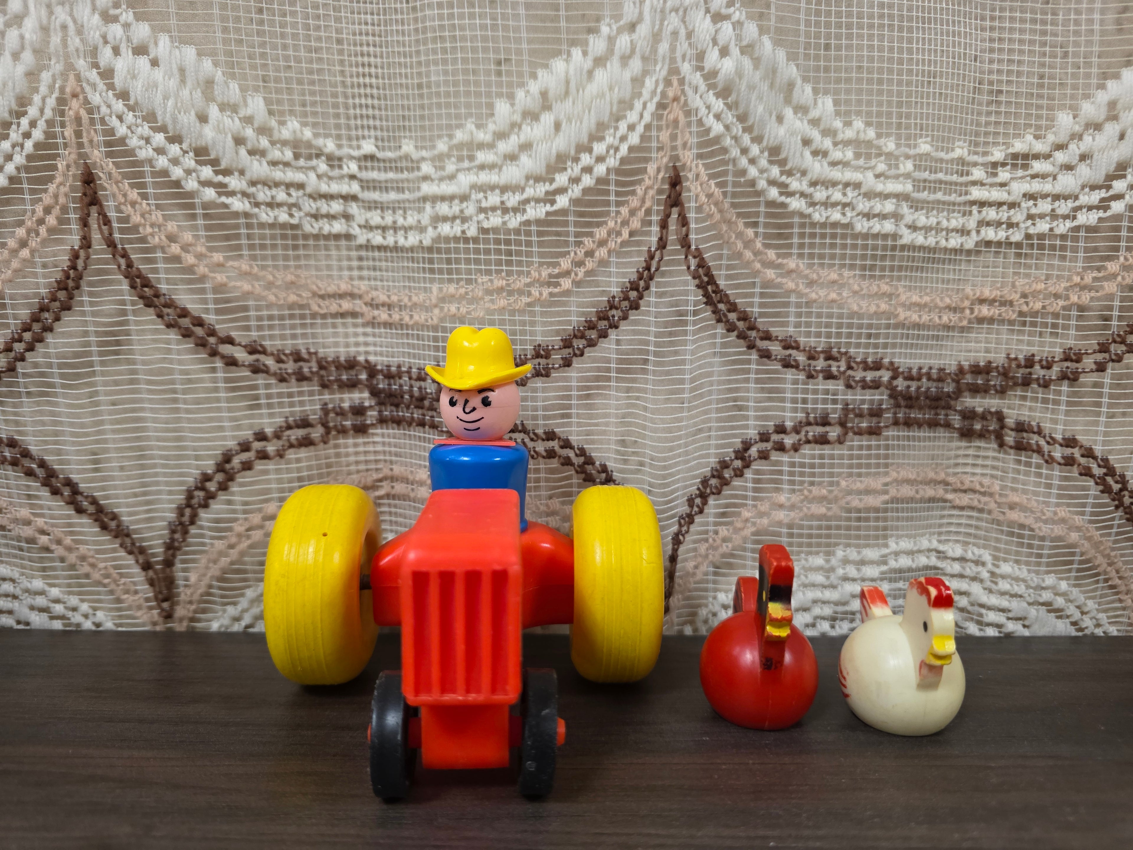 Fisher Price tractor met boer kip en haan