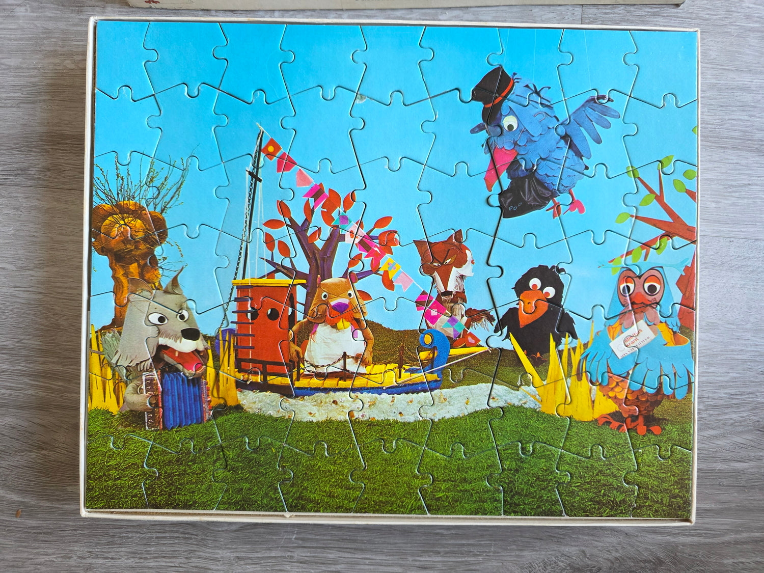 De Fabeltjeskrant puzzel met versierd bootje