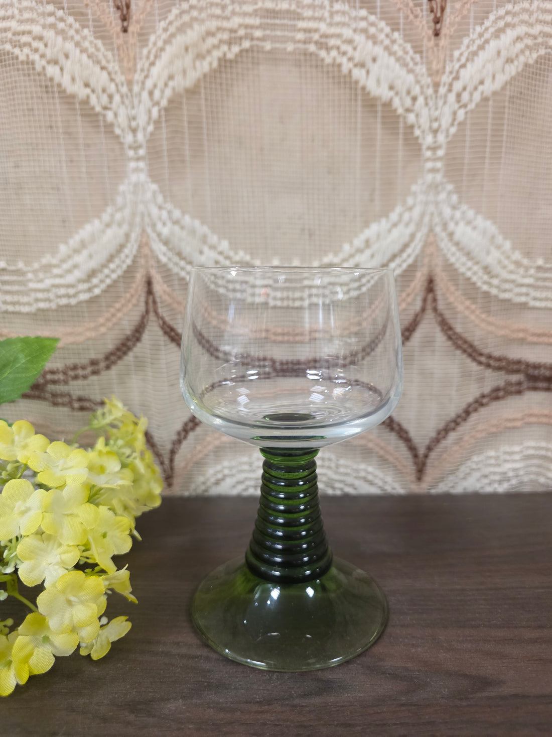 Roemer Moezel wijnglas groen voet vintage glas