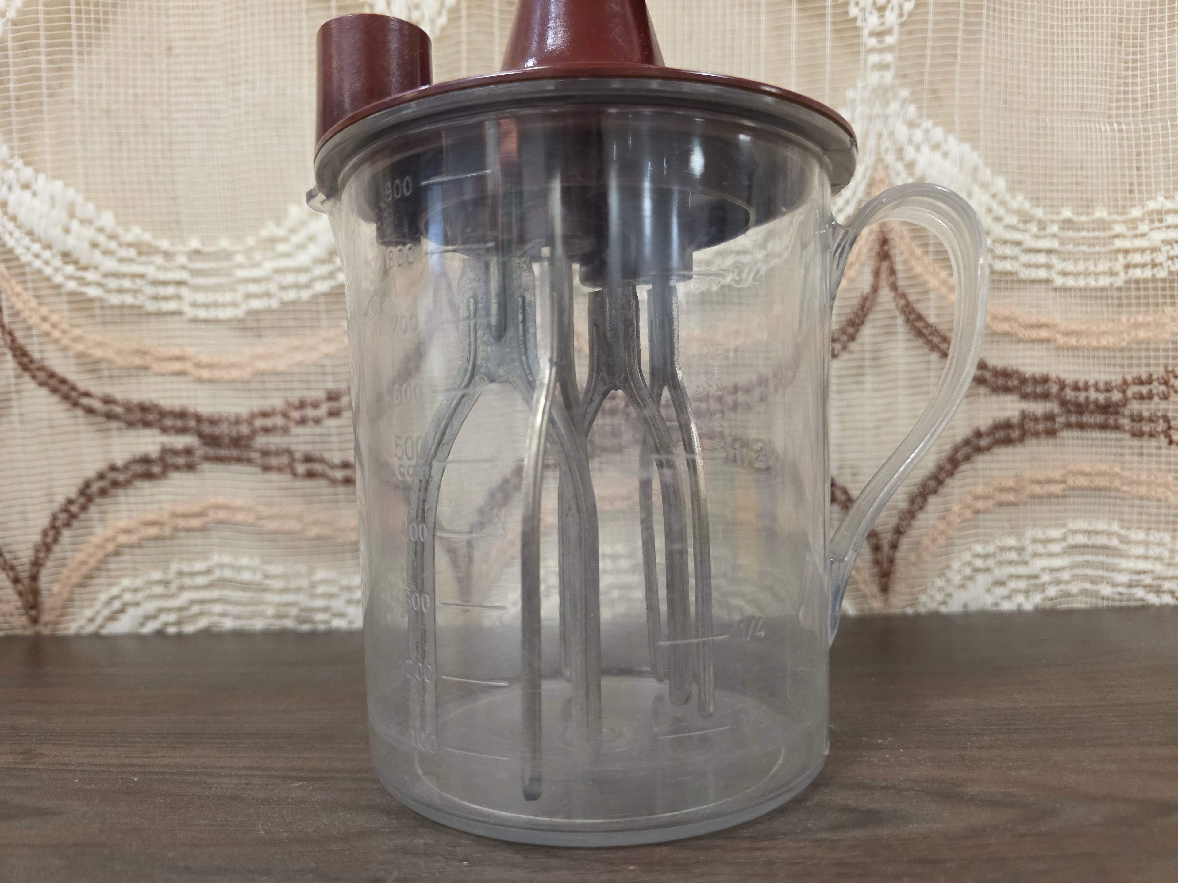 Maineck handmixer jaren 50 met mengkan