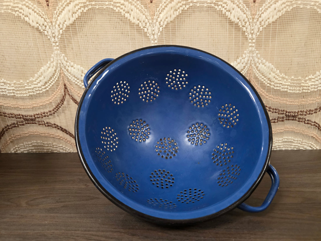 Vintage emaille vergiet blauw op 3 pootjes