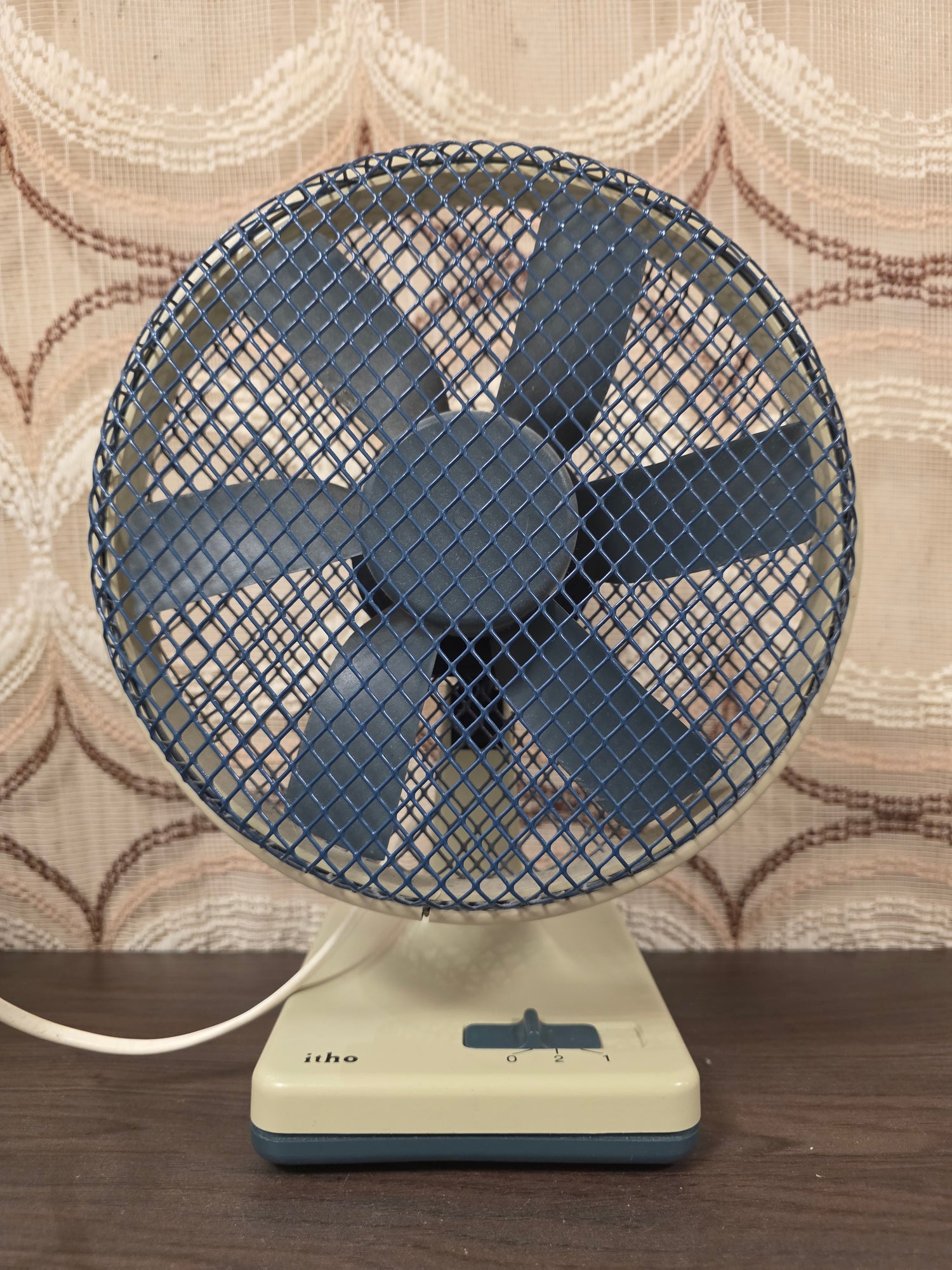 Vintage Itho tafelventilator TV 200 blauw crème