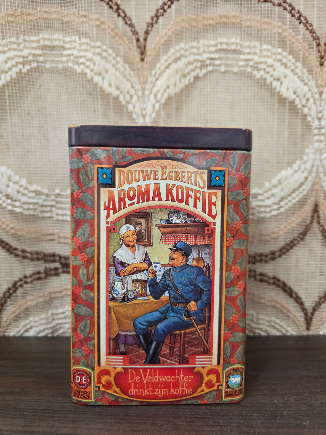 Vintage Douwe Egberts koffieblik met illustraties