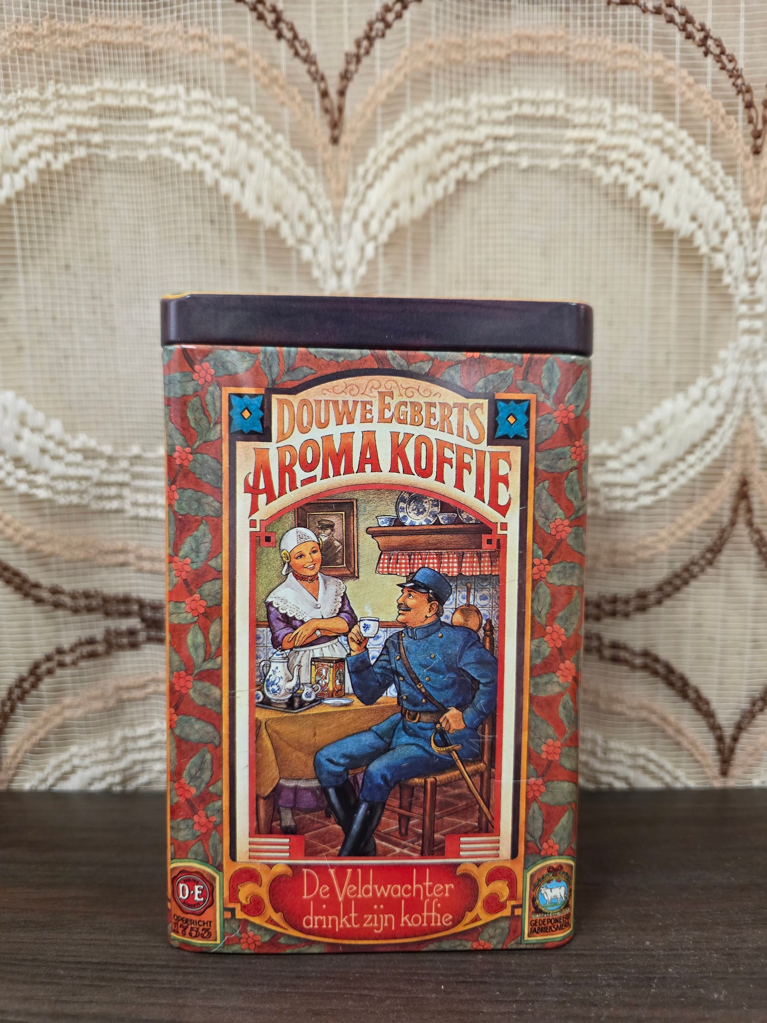 Vintage Douwe Egberts koffieblik met illustraties