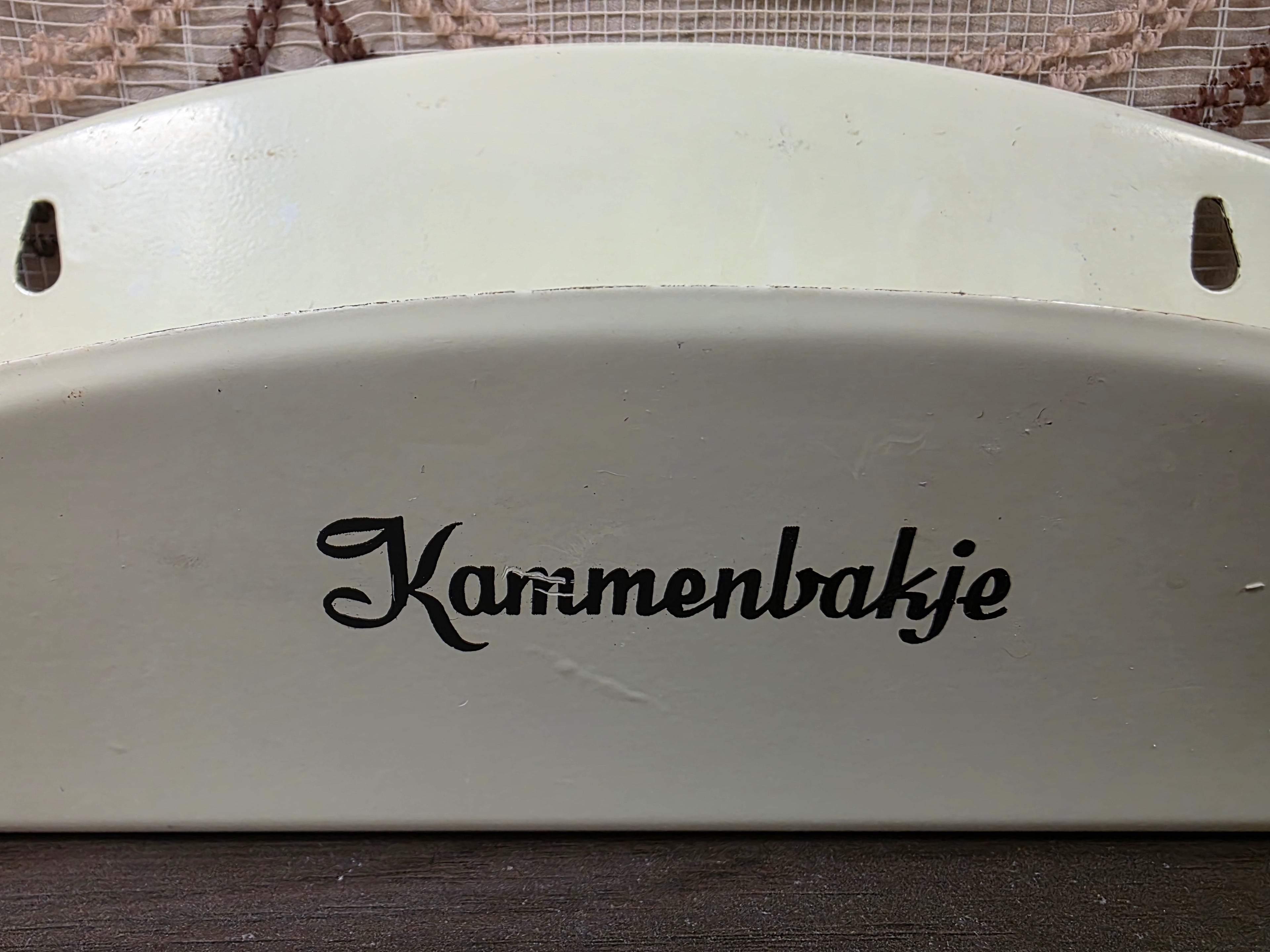 Emaille kammenbakje wit wandmodel