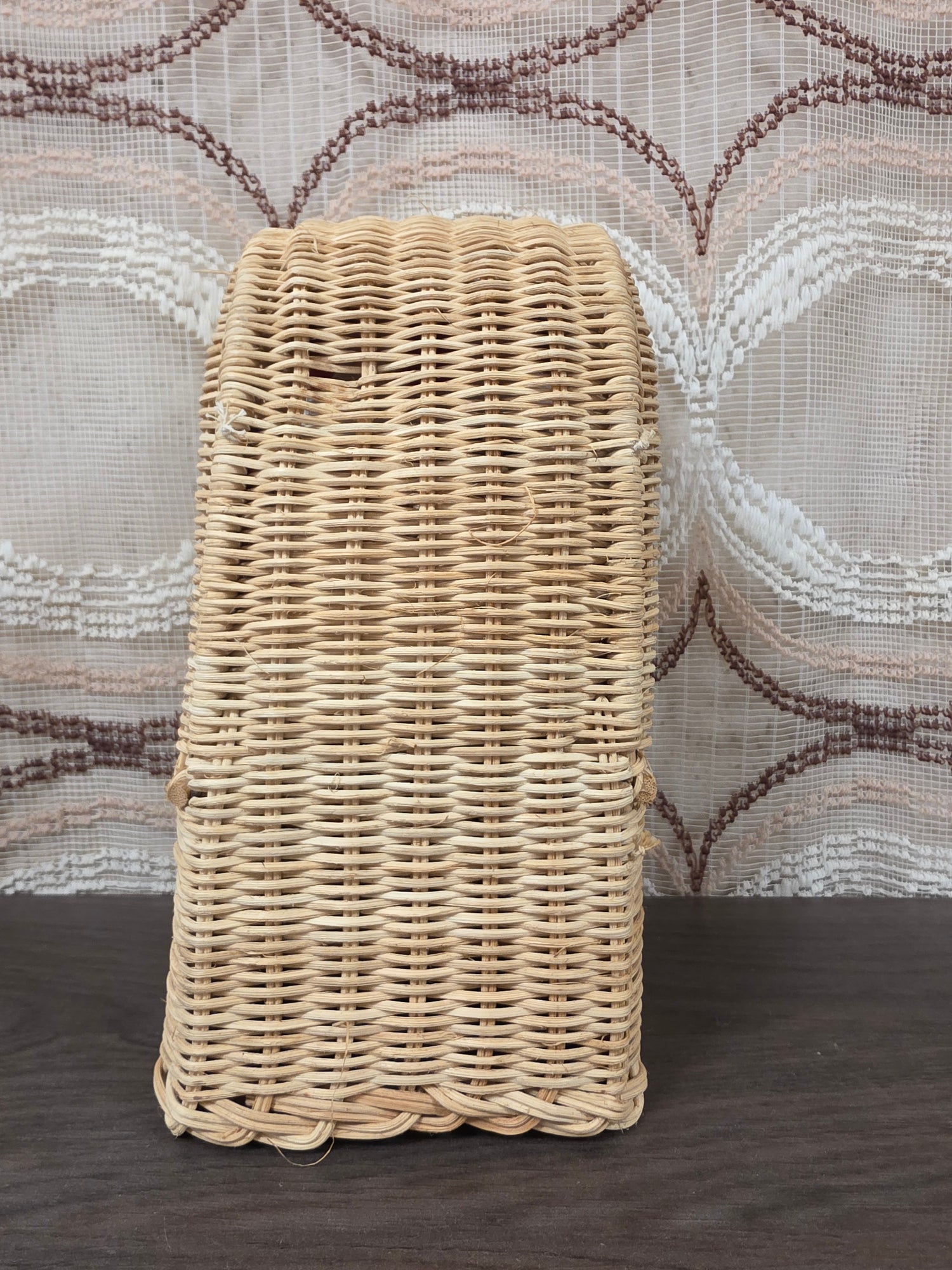 Vintage rotan strandstoel voor Barbie