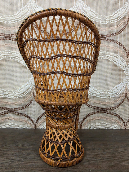 Vintage rotan poppenstoel circa 30 cm
