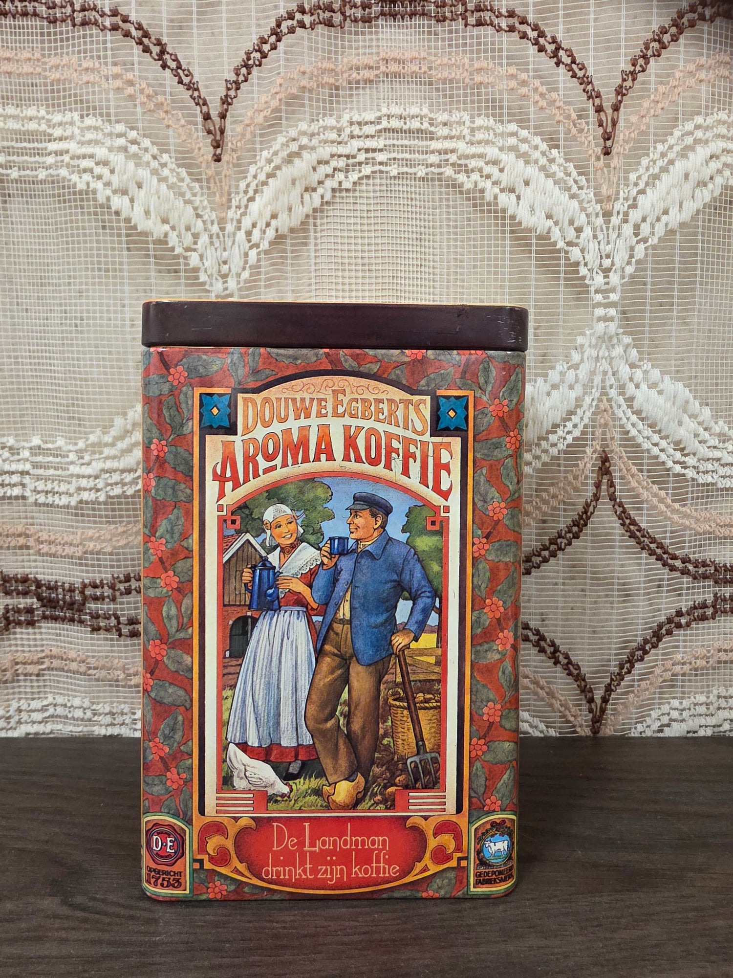 Vintage Douwe Egberts koffieblik met nostalgische illustraties