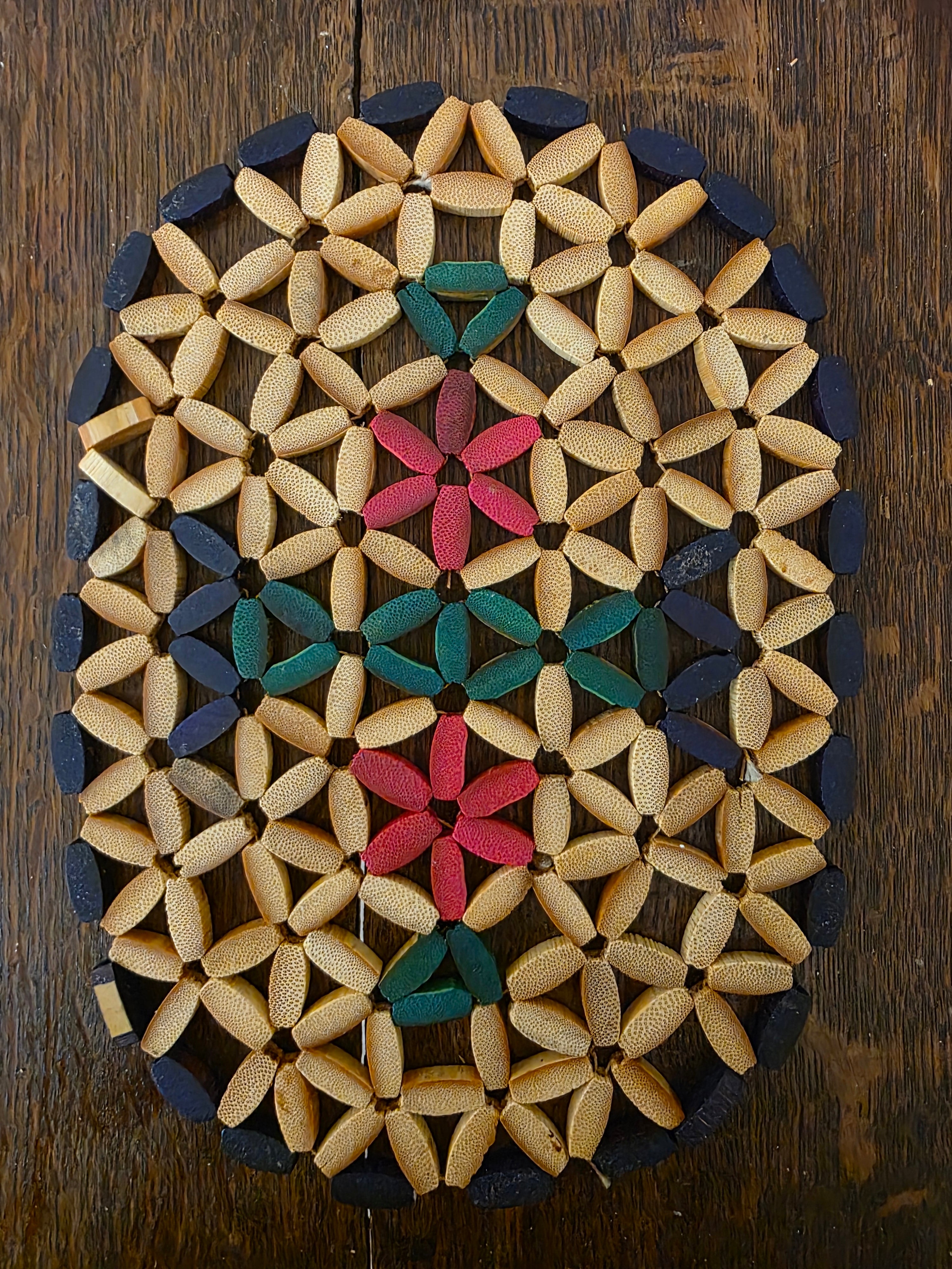 Vintage houten pannenonderzetters met bloemen set van 2