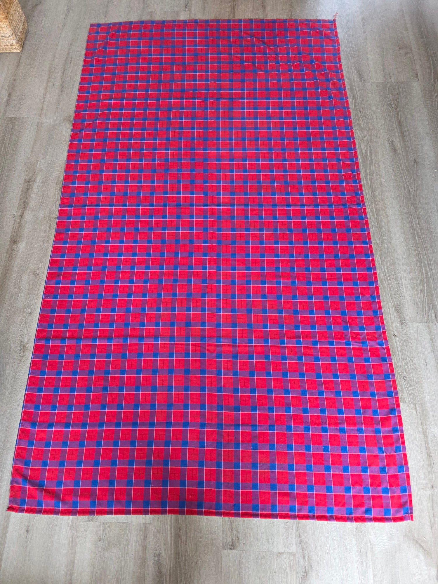Vintage geruit tafelkleed rood blauw 232 x 132 cm