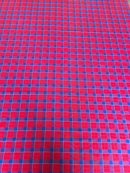 Vintage geruit tafelkleed rood blauw 232 x 132 cm