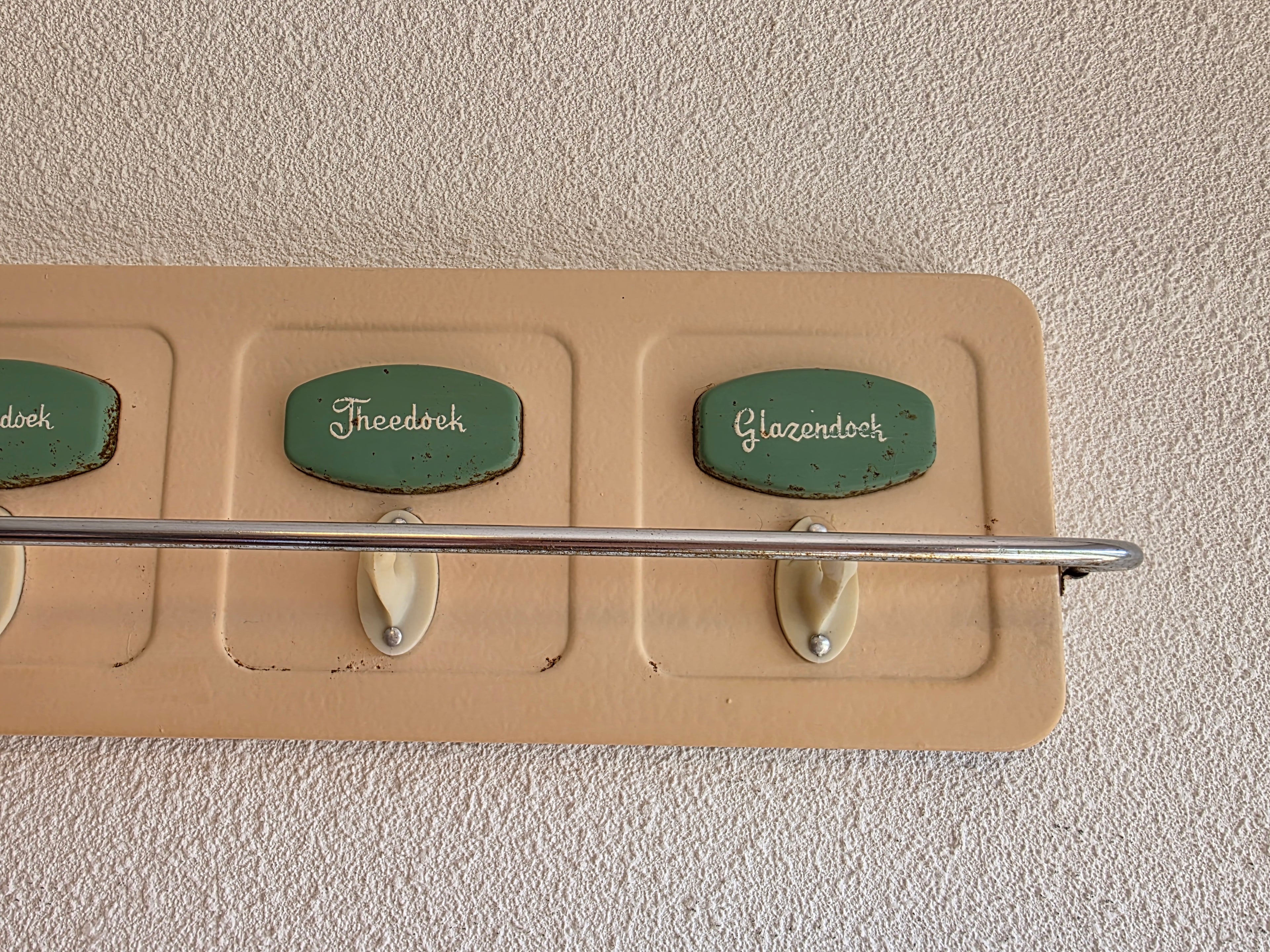 Vintage wandrek handdoeken 4 haken crème mintgroen