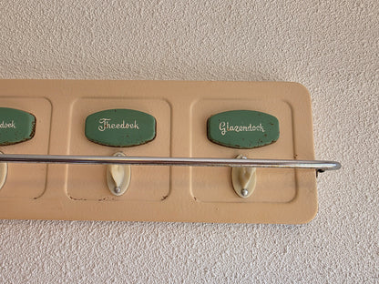 Vintage wandrek handdoeken 4 haken crème mintgroen