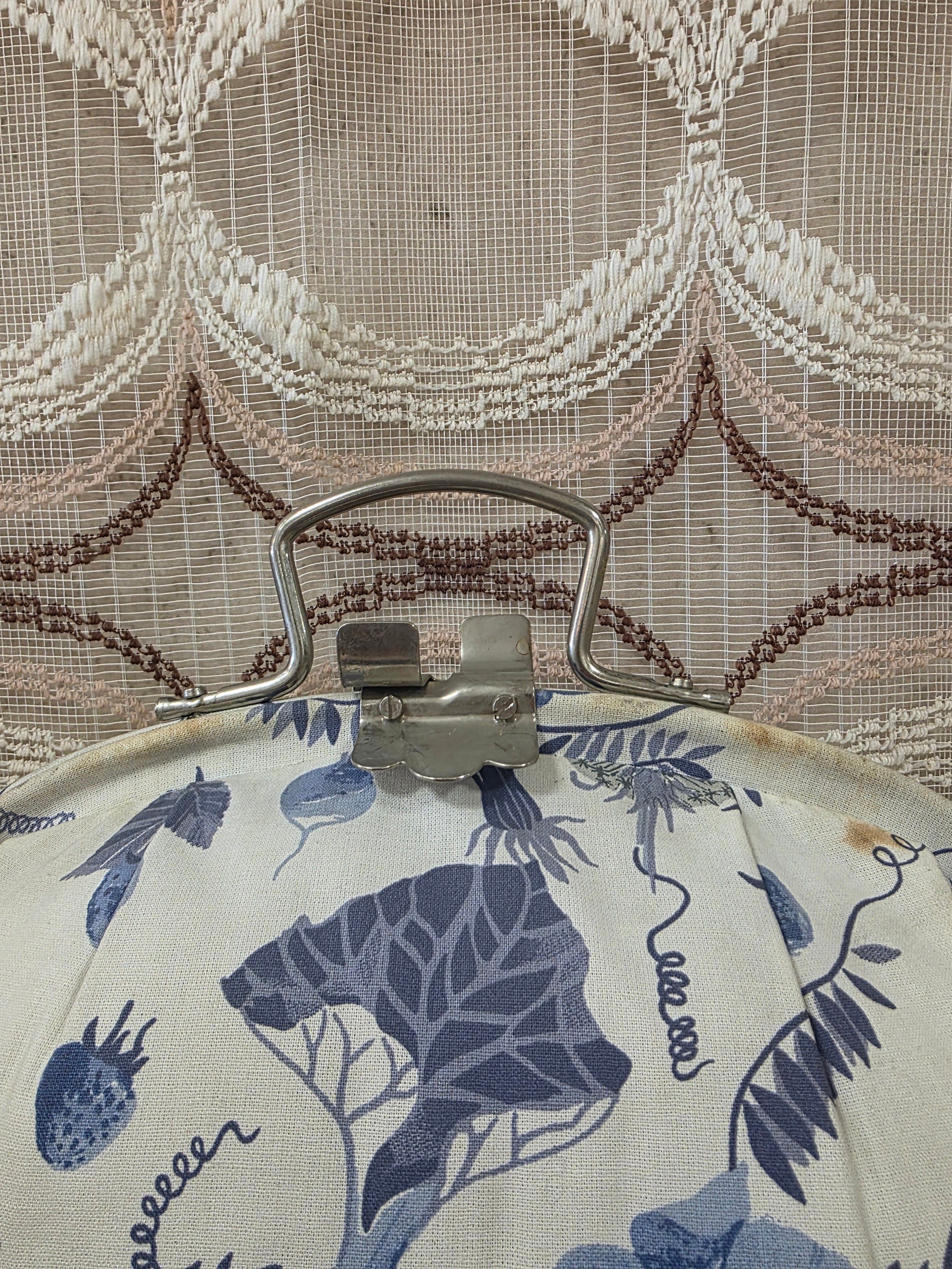 Vintage theebeurs met knip blauw wit bloemen en vogels