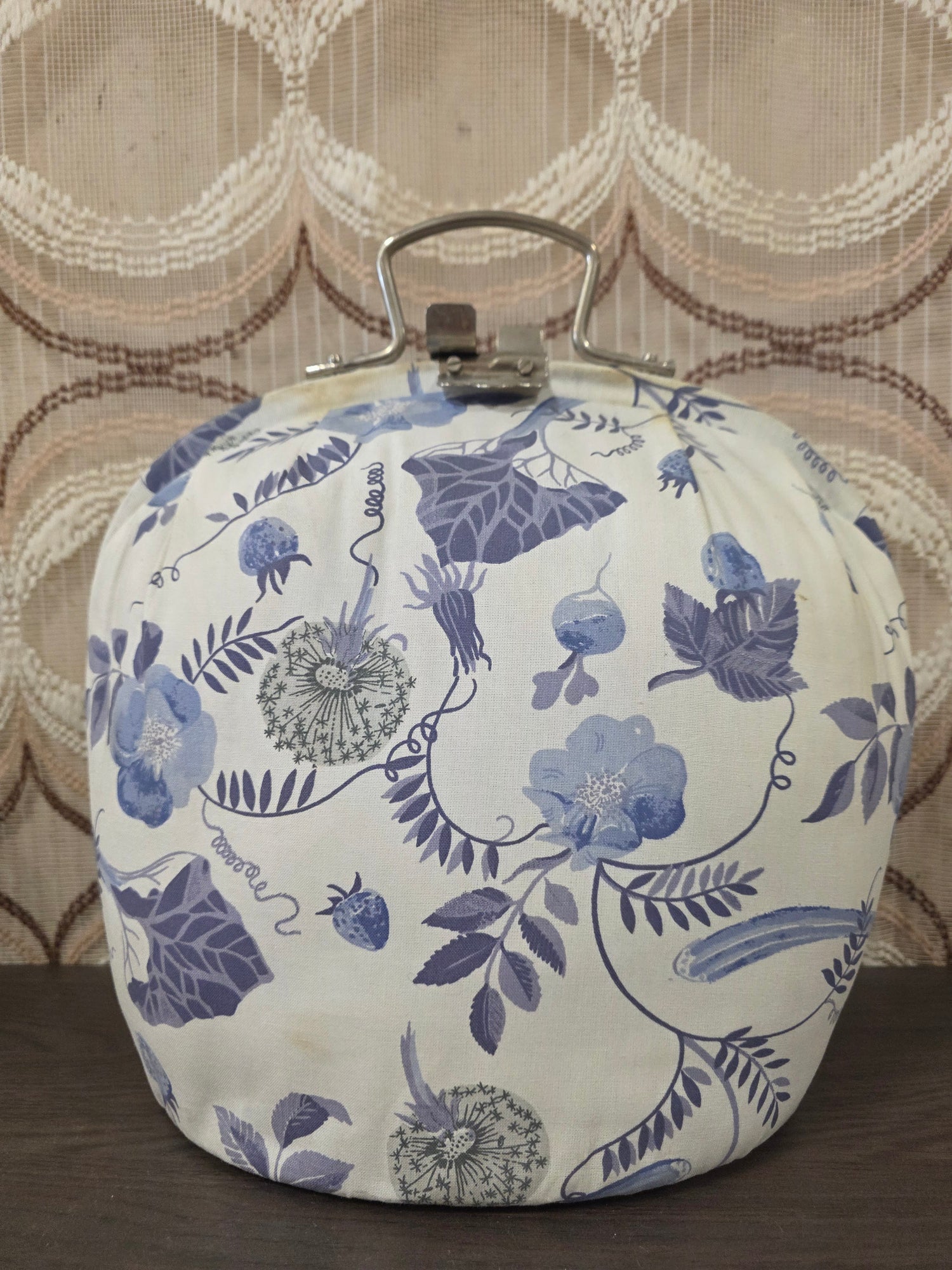 Vintage theebeurs met knip blauw wit bloemen en vogels