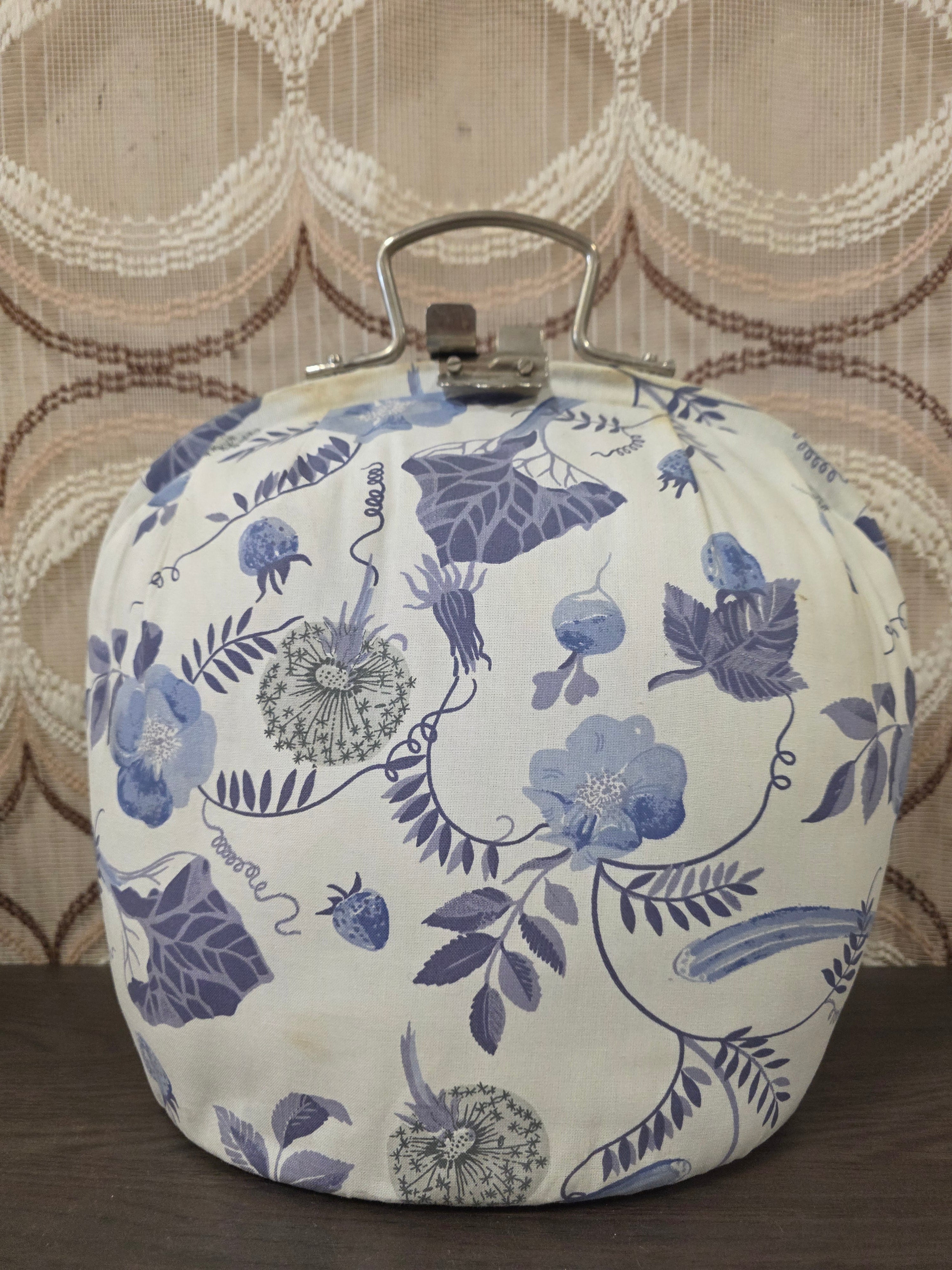 Vintage theebeurs met knip blauw wit bloemen en vogels