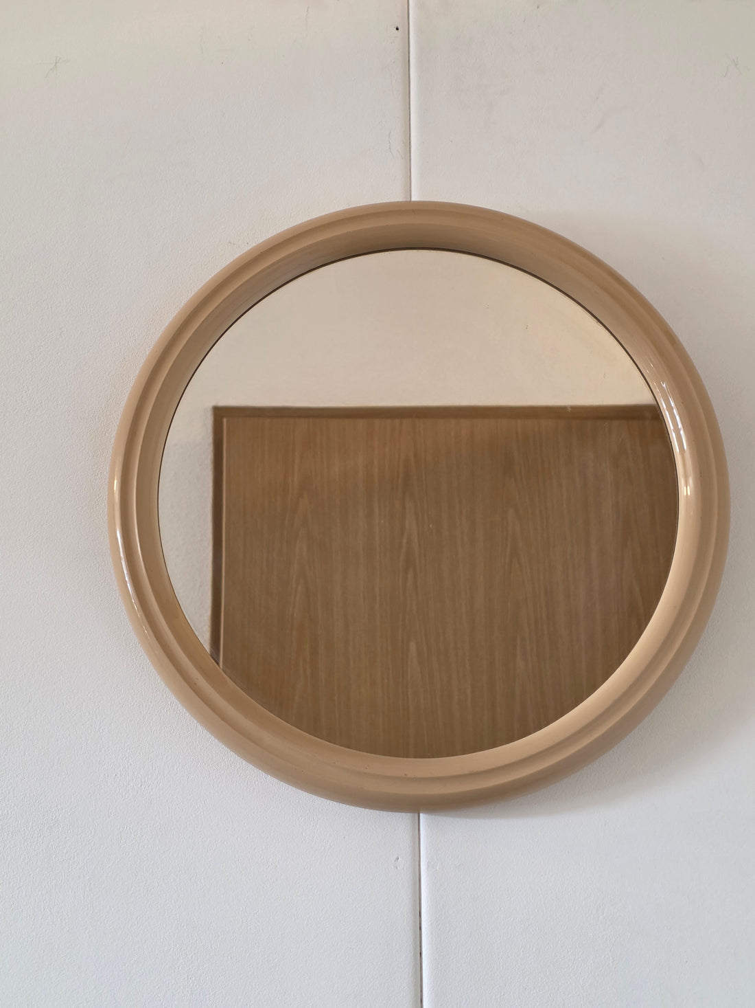 Vintage ronde spiegel beige kunststof 37 cm