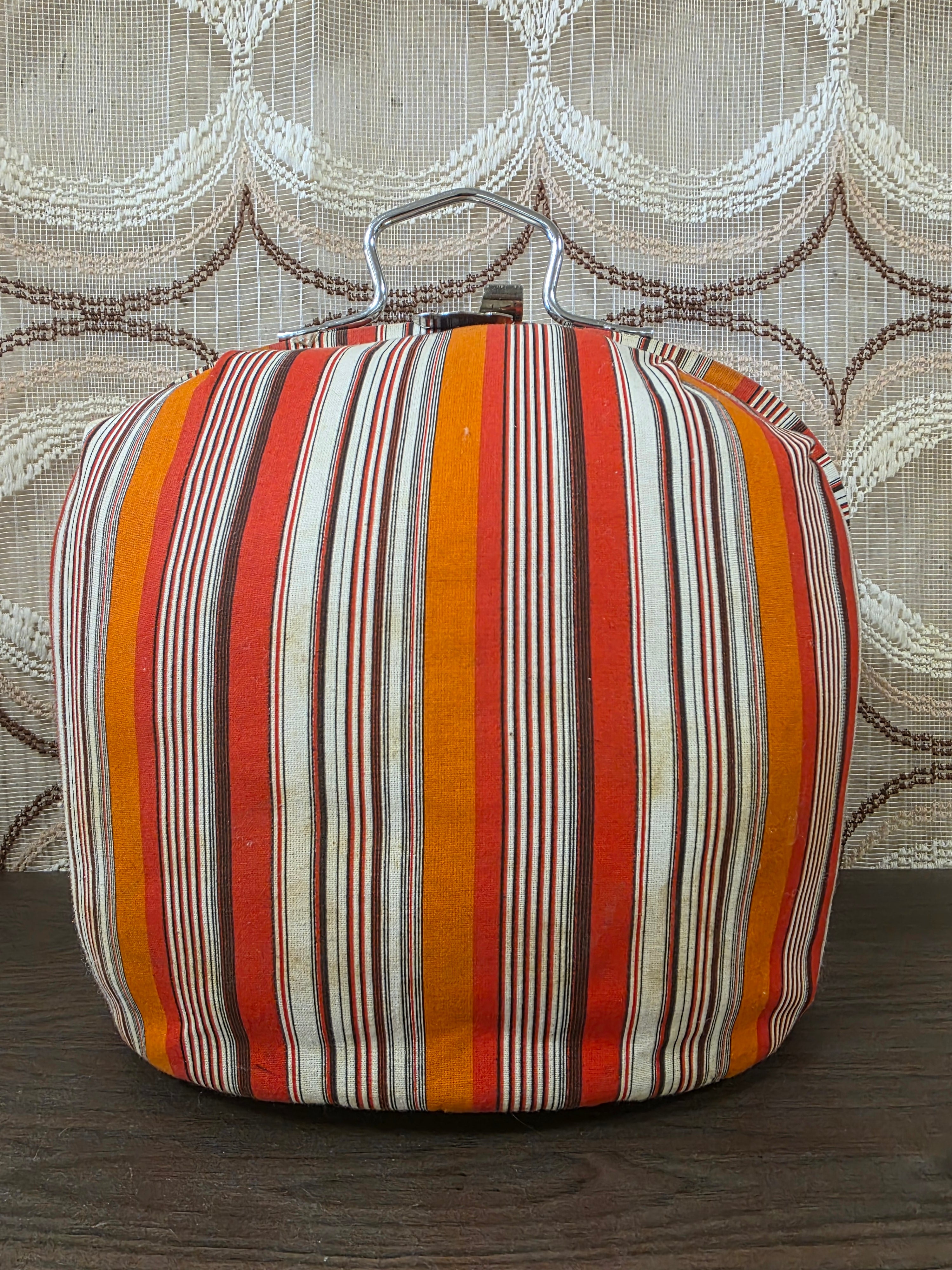 Vintage theebeurs met knip gestreept