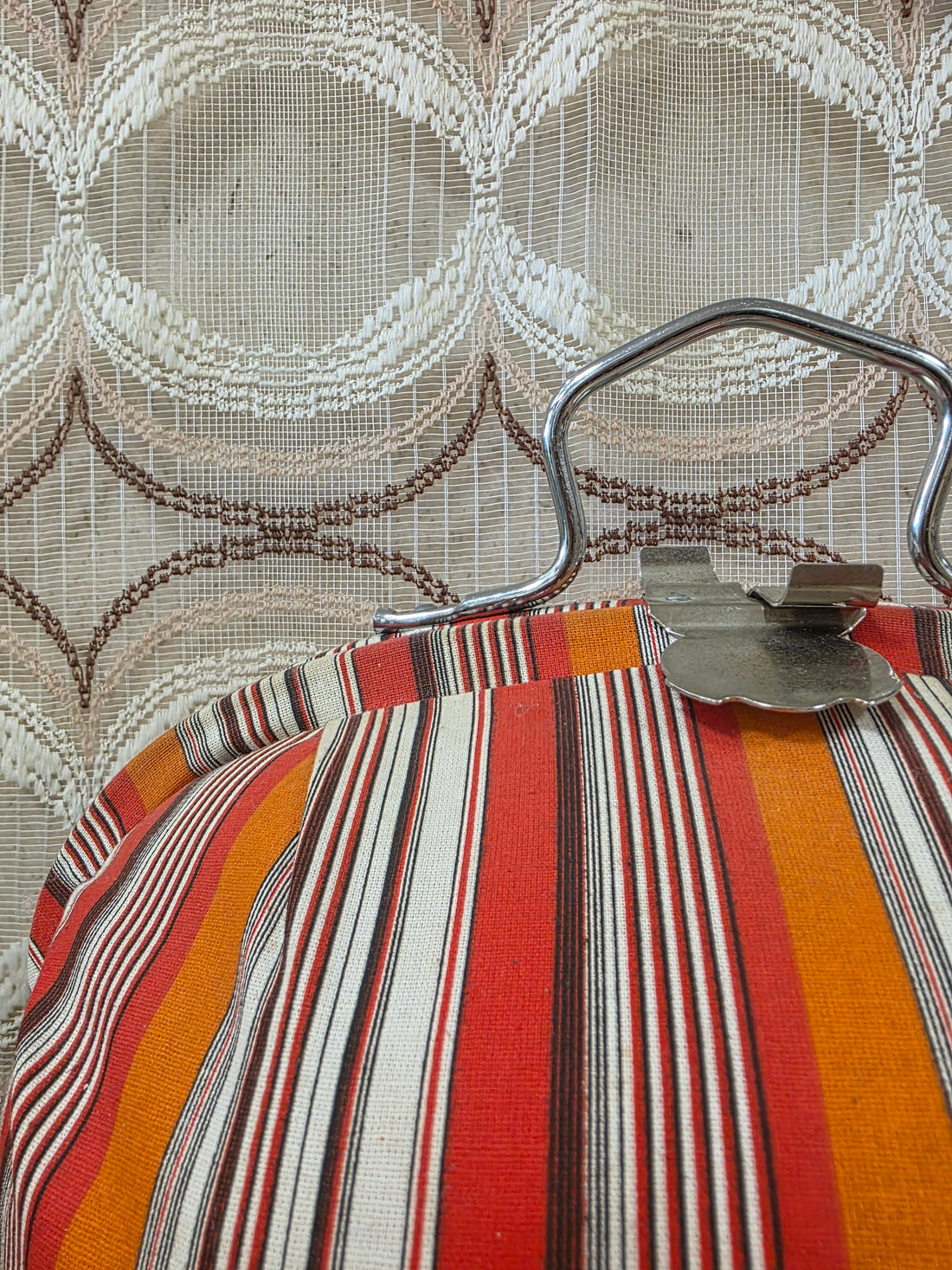 Vintage theebeurs met knip gestreept