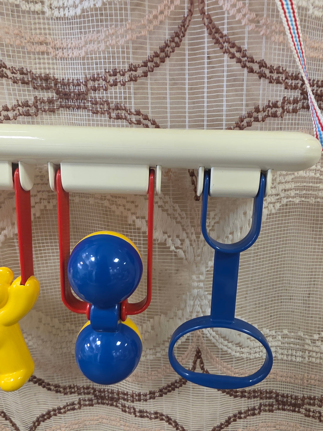 Ambi Toys babygym blauw met beer en rammelaar