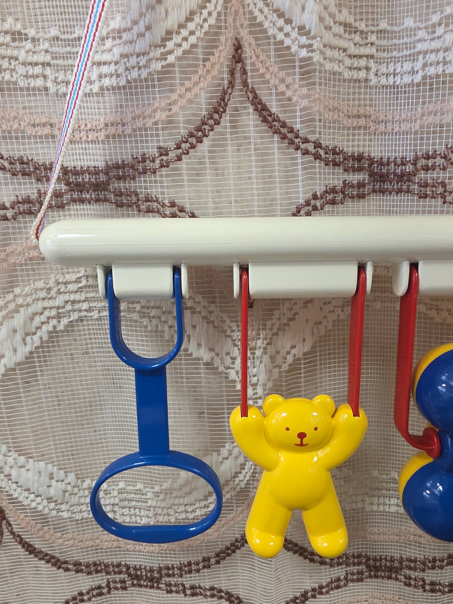Ambi Toys babygym blauw met beer en rammelaar
