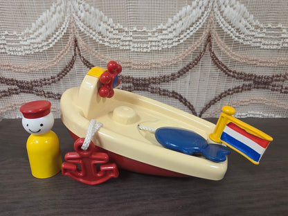 Ambi Toys Baby Boat E356 met geel poppetje