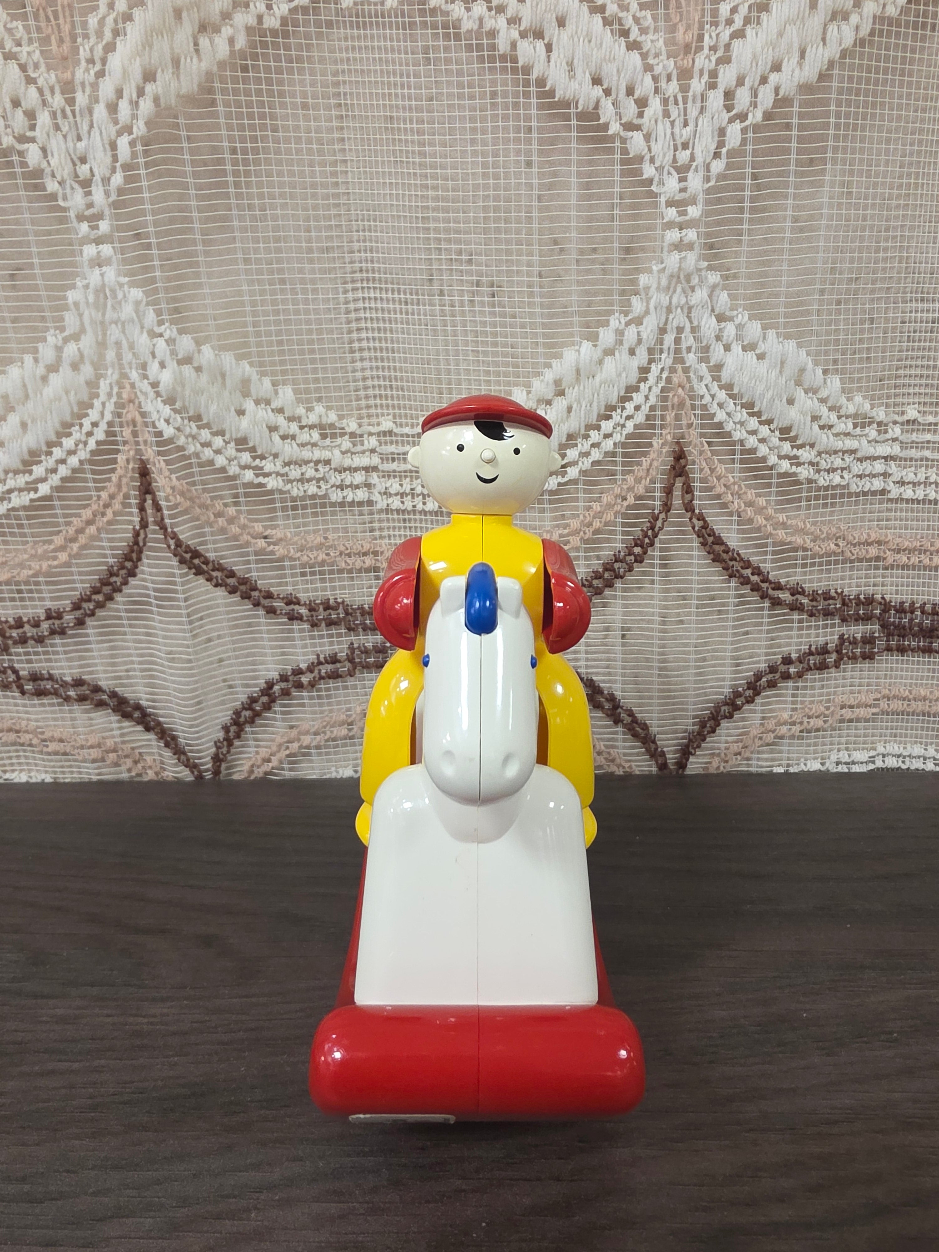 Ambi Toys Rocky Jocky met geel poppetje