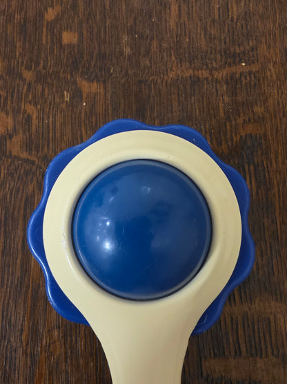 Ambi Toys rammelaar Handy Dandy blauwe rand