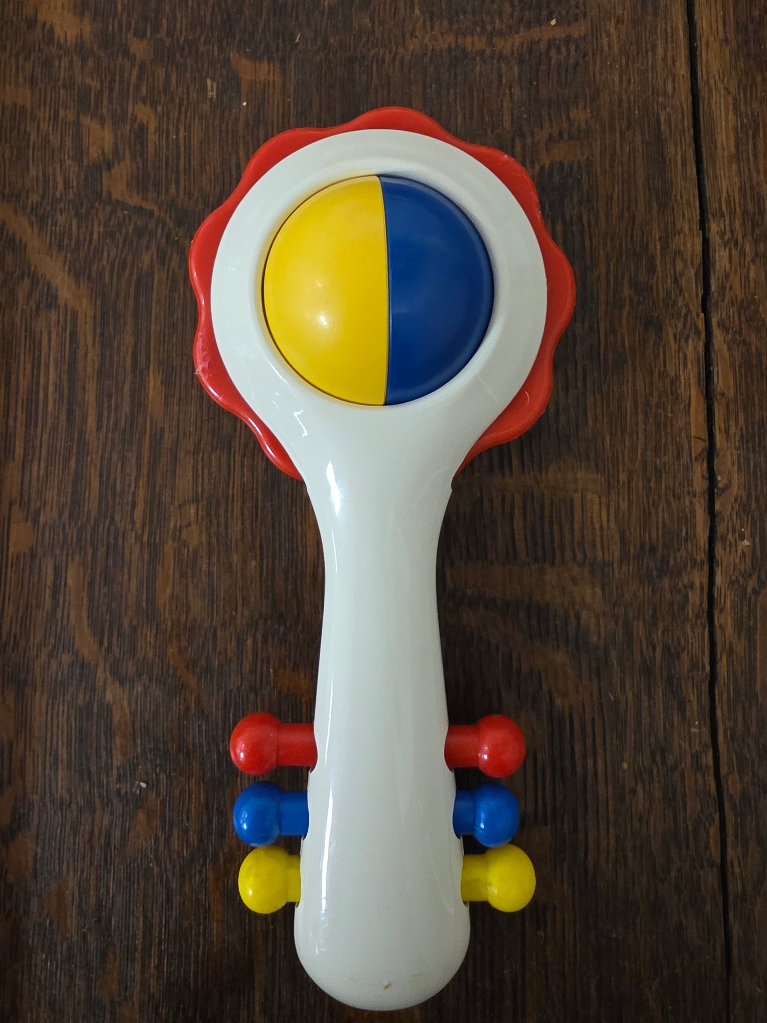 Ambi Toys Handy Dandy rammelaar rode rand